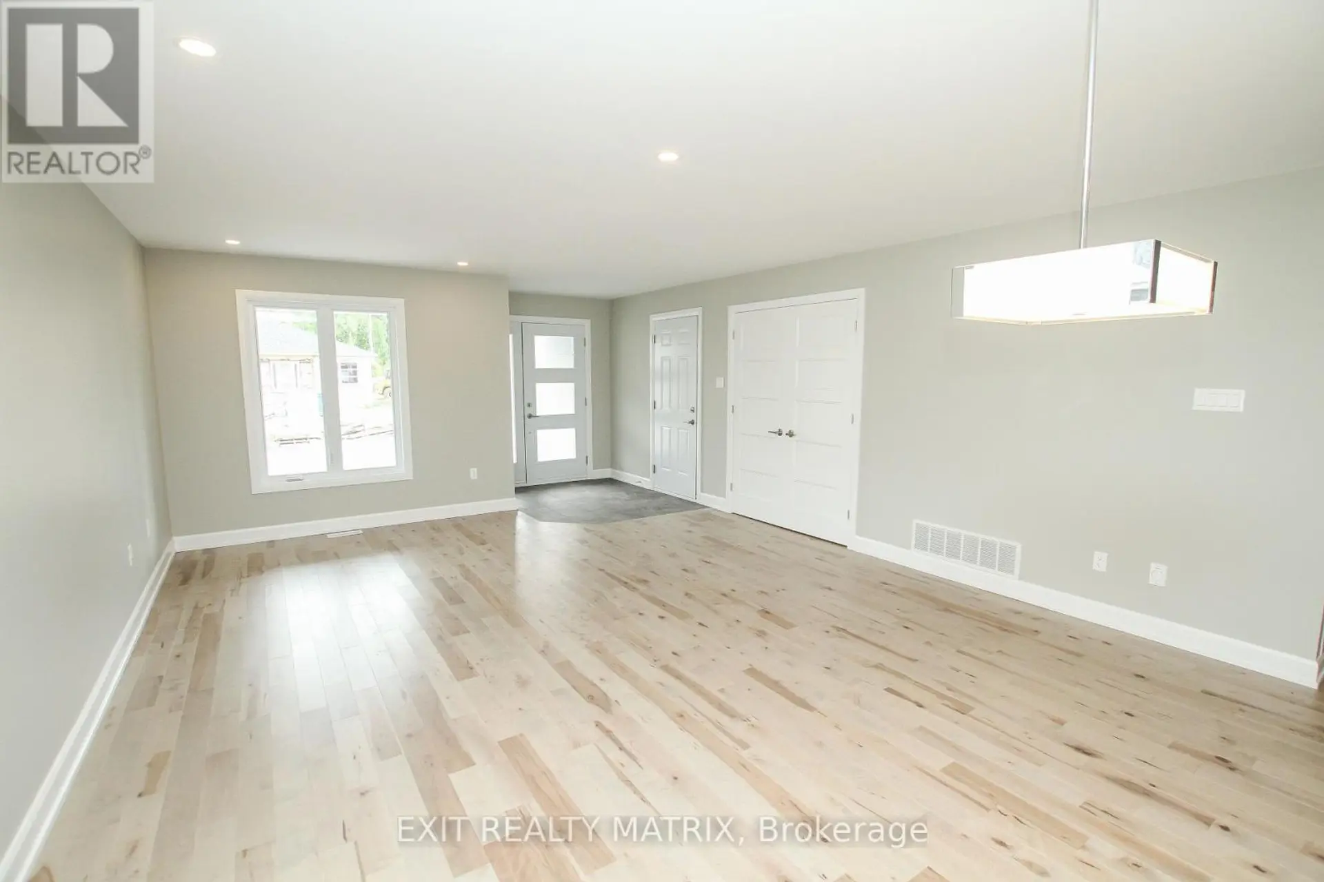 1401 CAROLINE COURT - Image 4