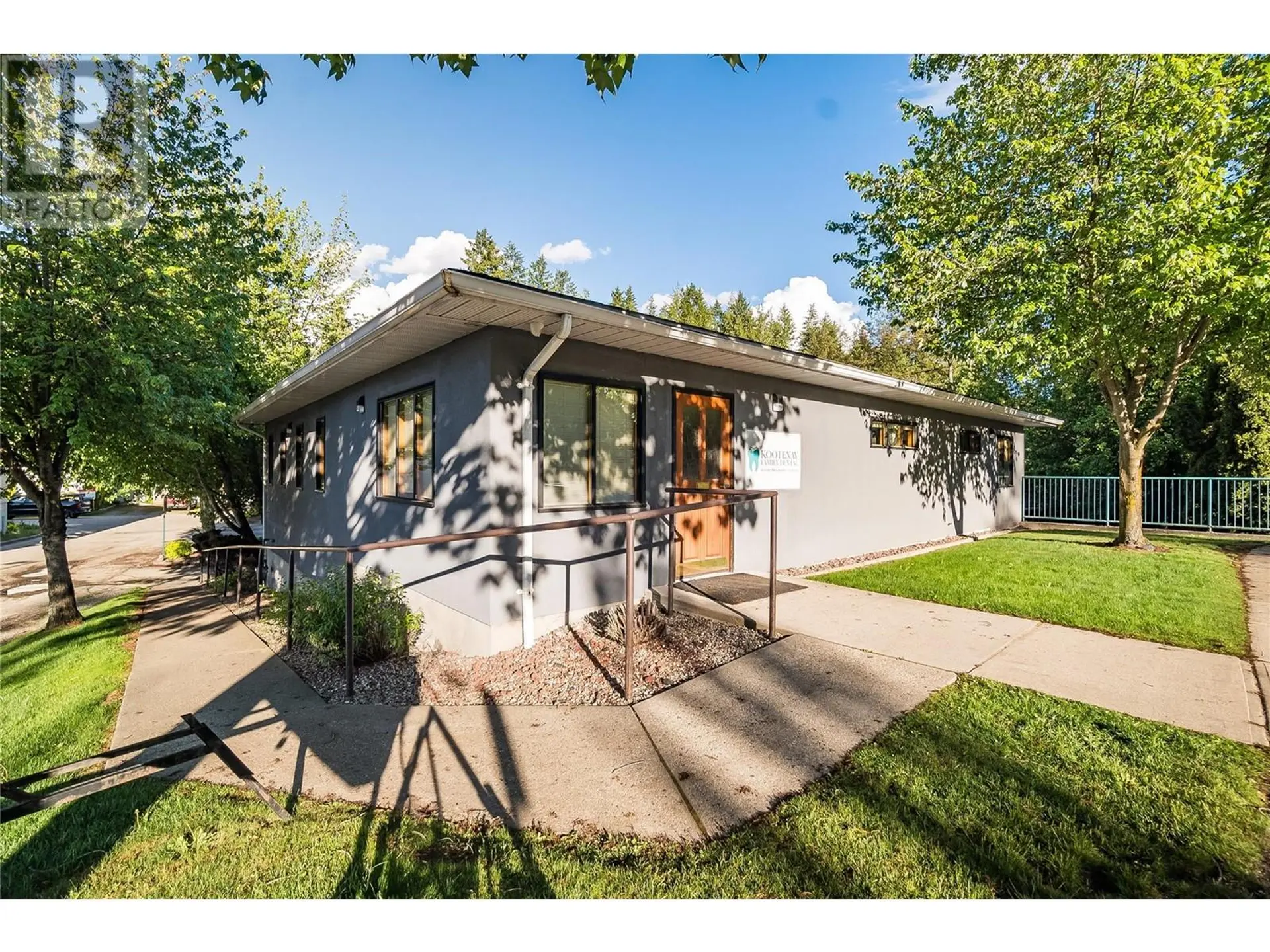 Property at 663 COLUMBIA Avenue, Castlegar, BC