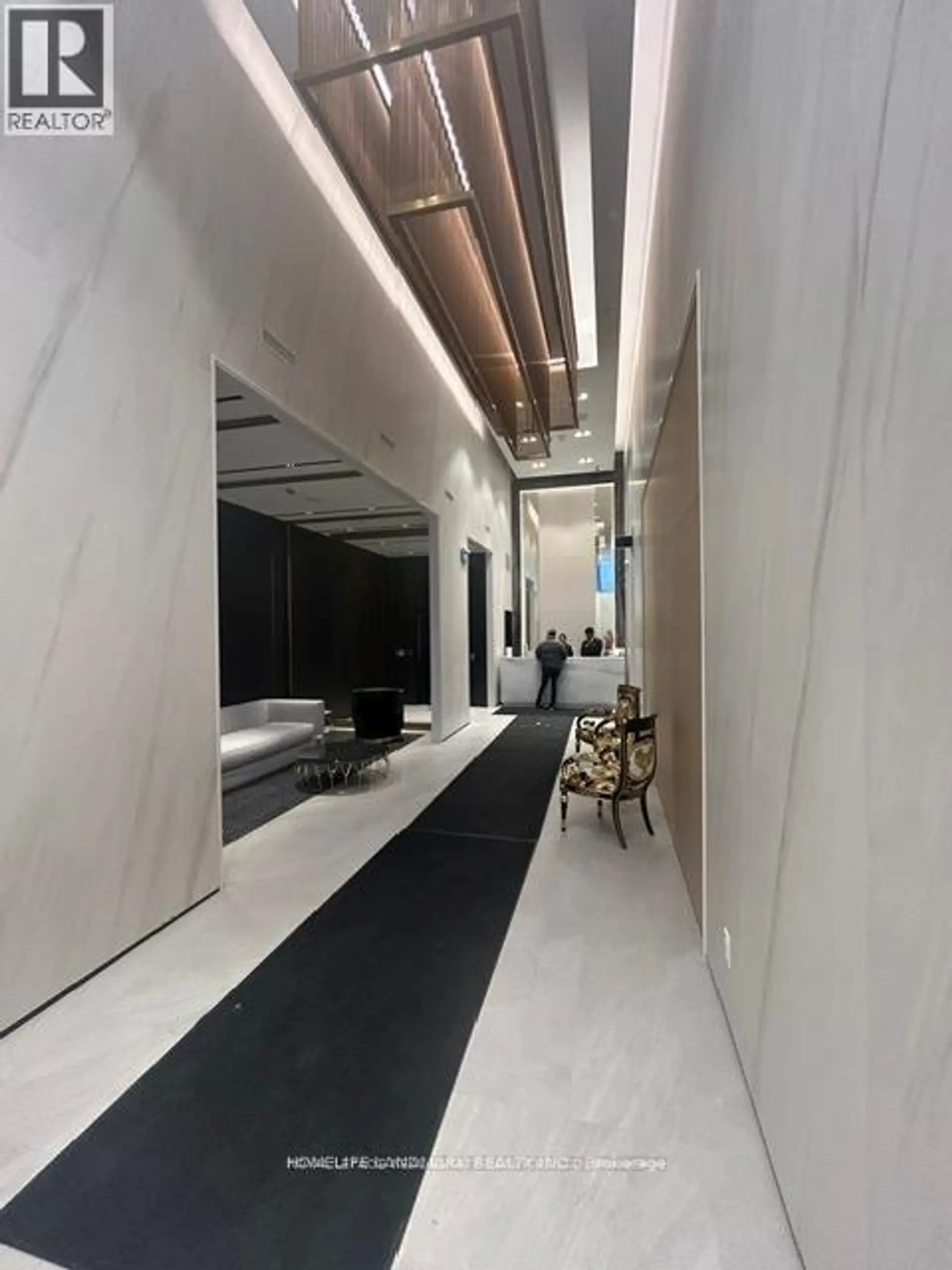 #806 319 JARVIS STREET - Image 3