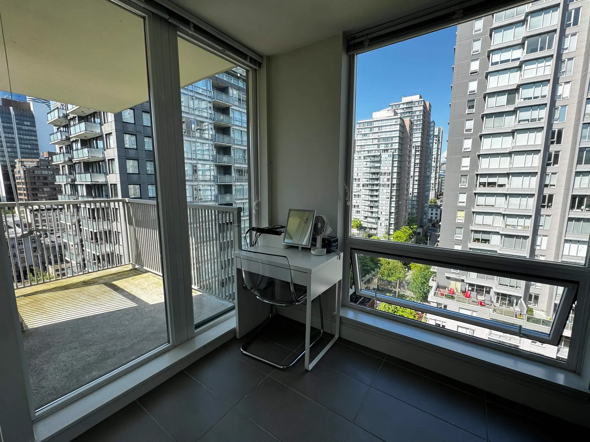 #1705 1055 Richards Street - Image 7
