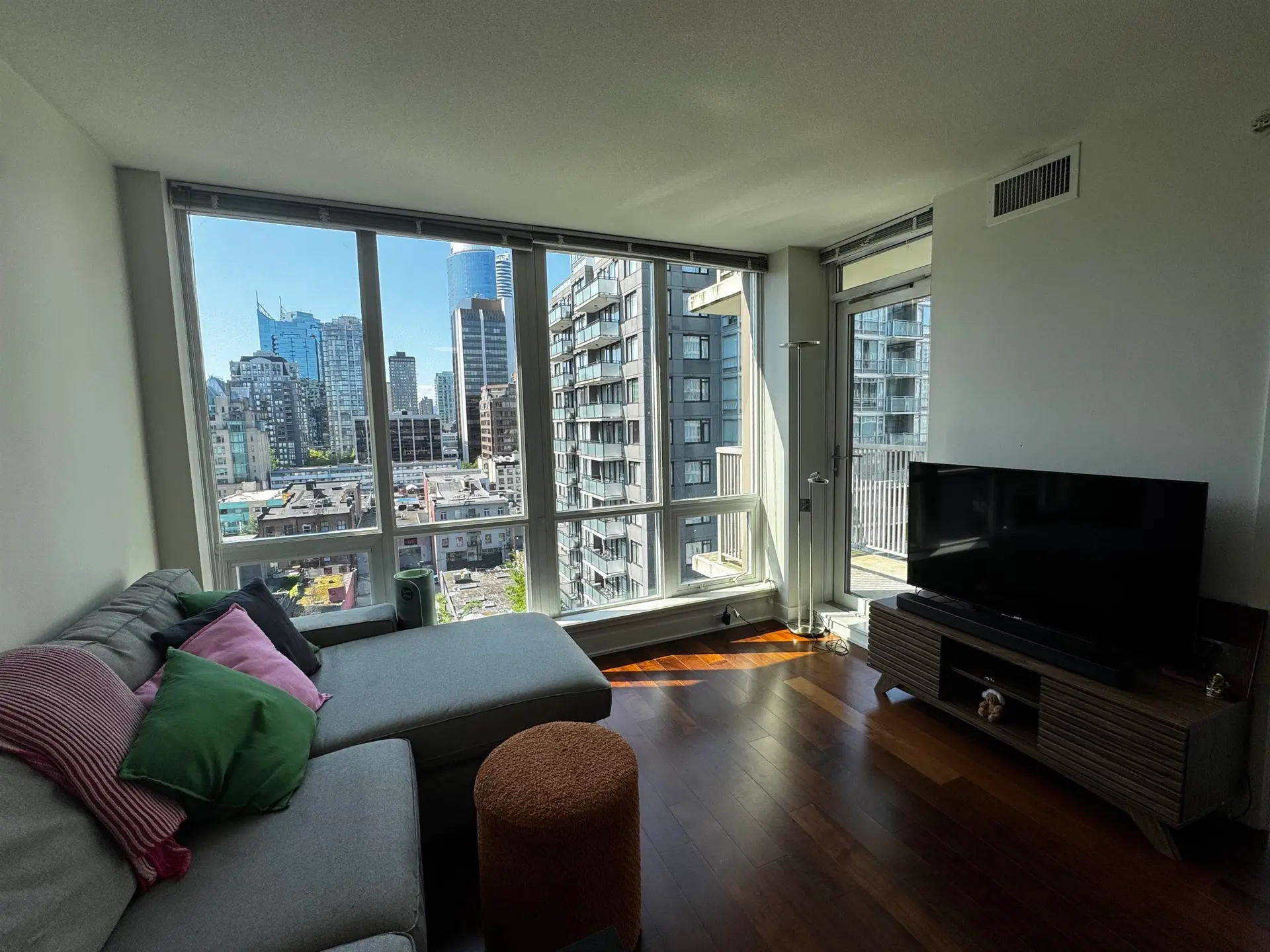 #1705 1055 Richards Street - Image 5
