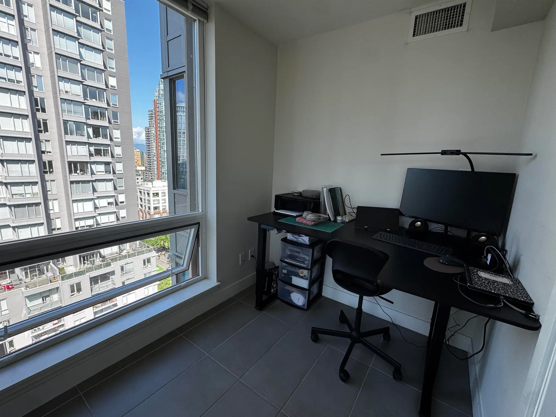 #1705 1055 Richards Street - Image 8