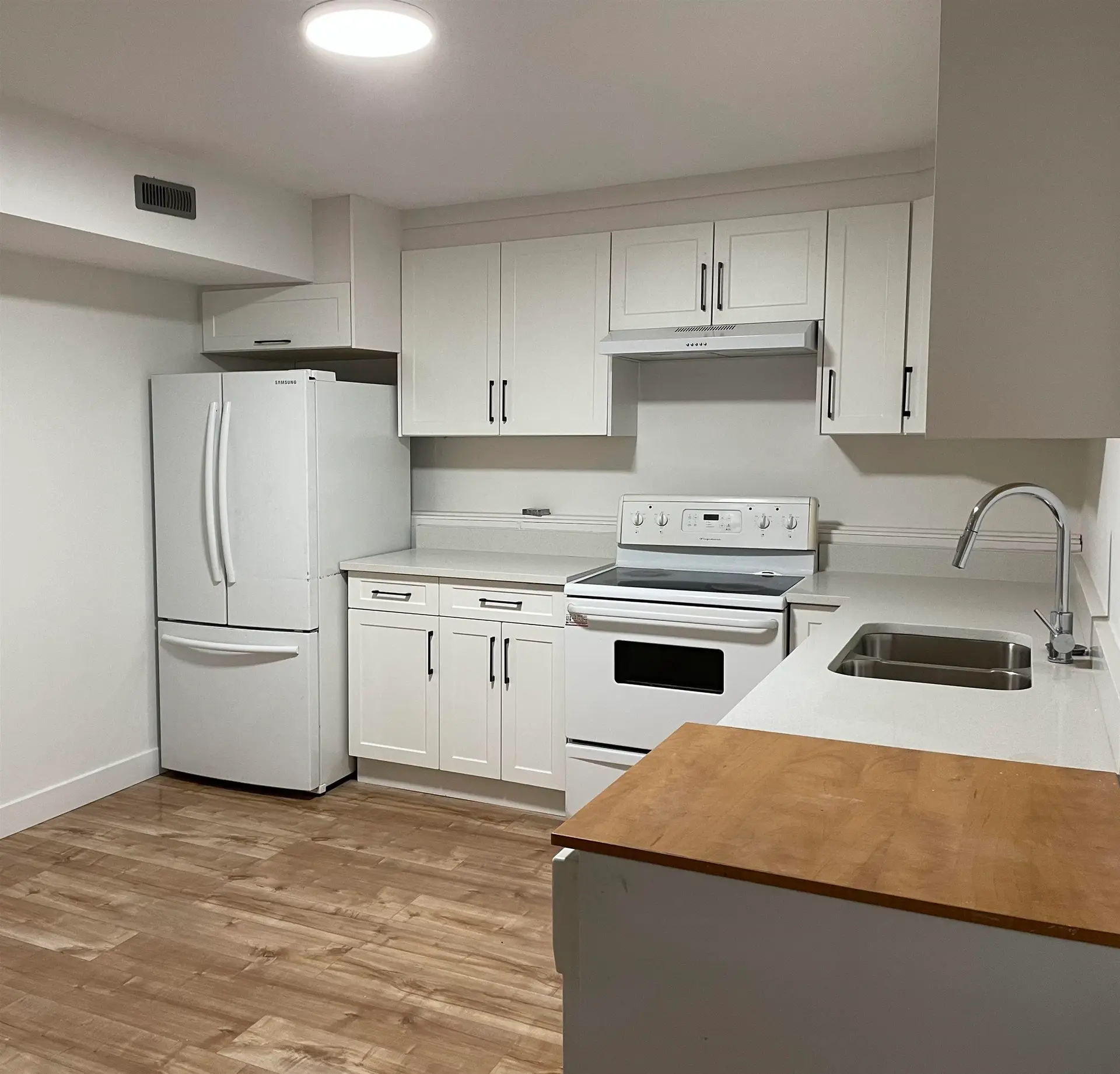 7595 143 Street - Image 8