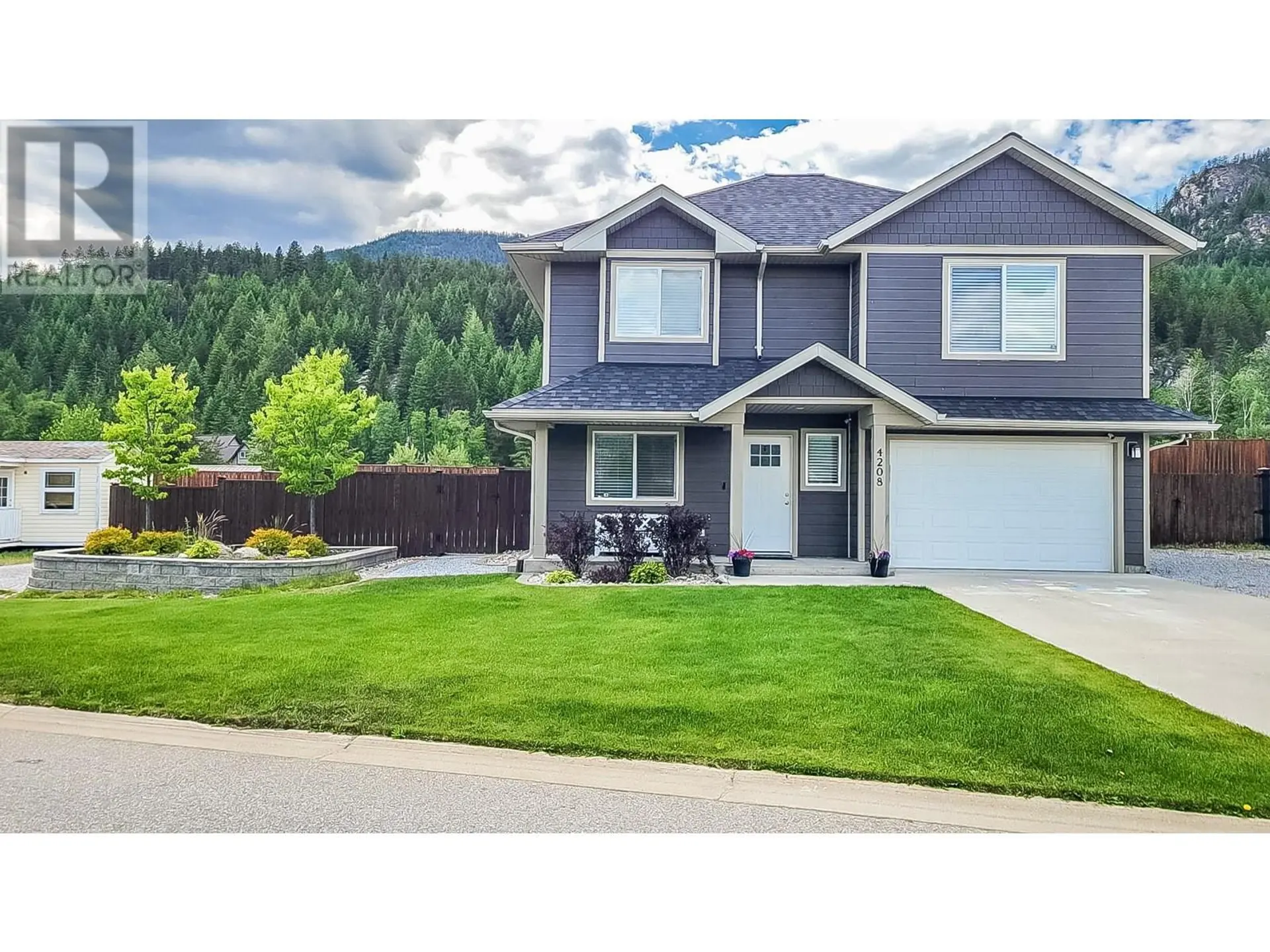 Property at 4208 16th Avenue, Castlegar, BC