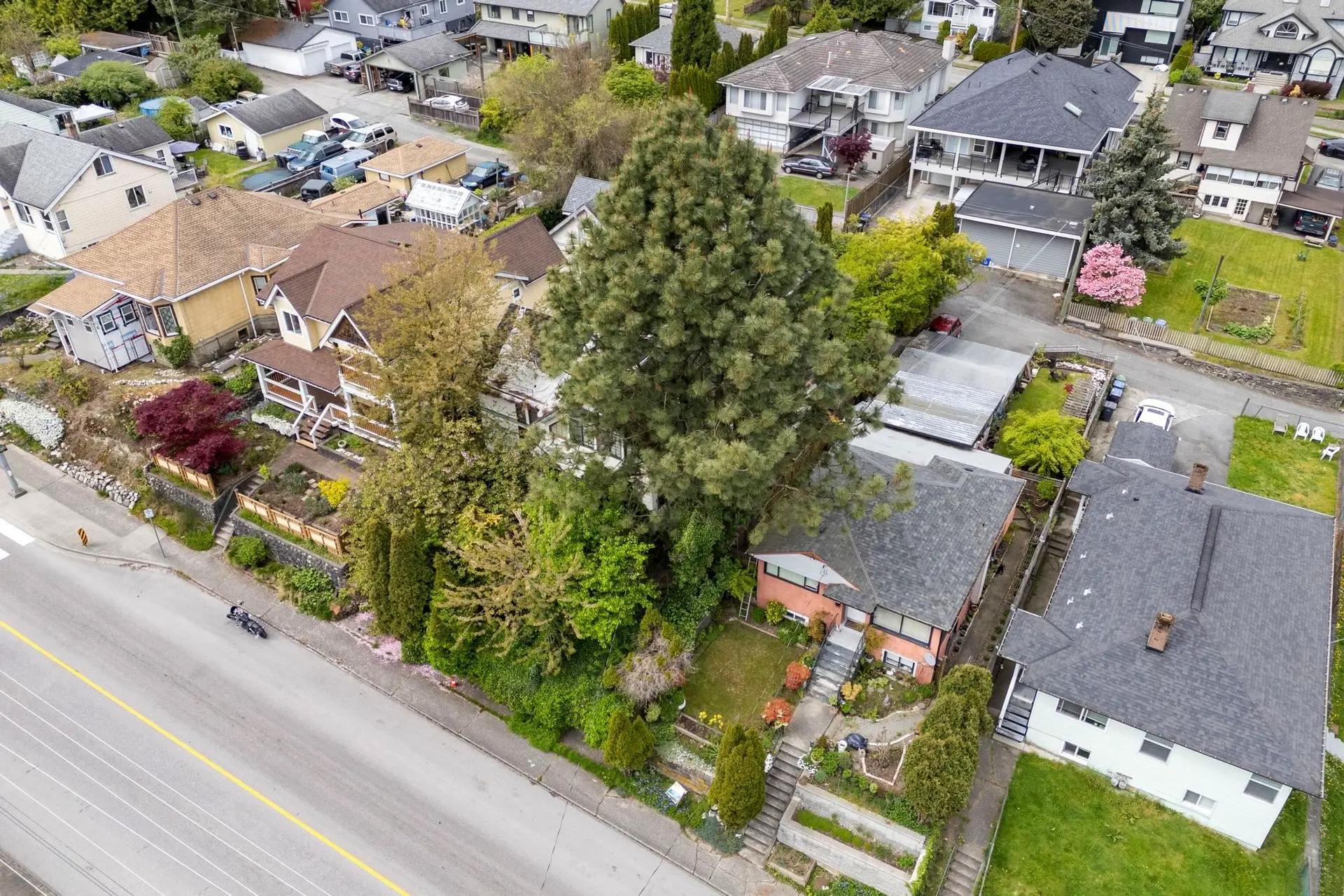 451 E Eighth Avenue - Image 17