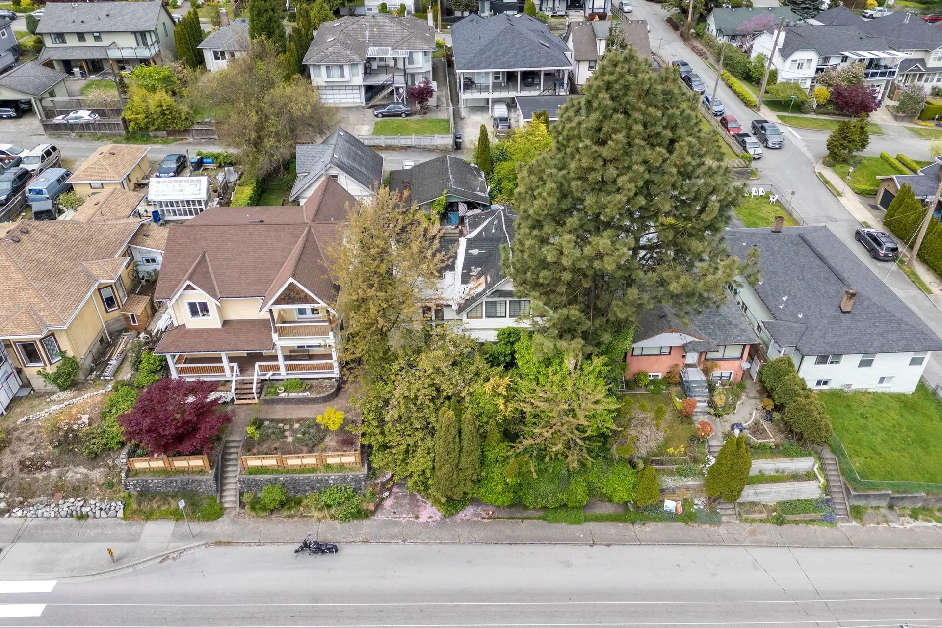 451 E Eighth Avenue - Image 16