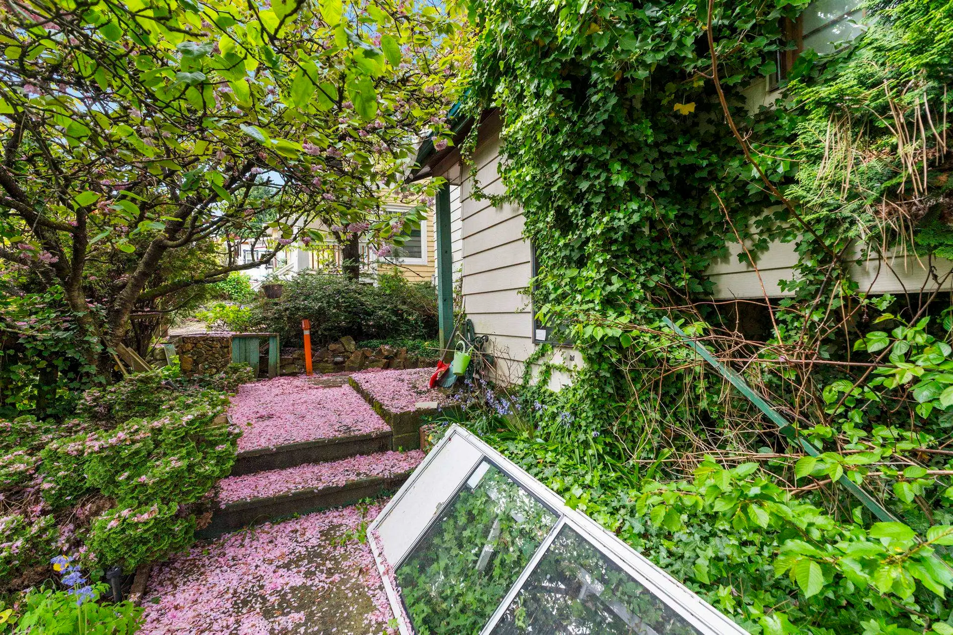 451 E Eighth Avenue - Image 5