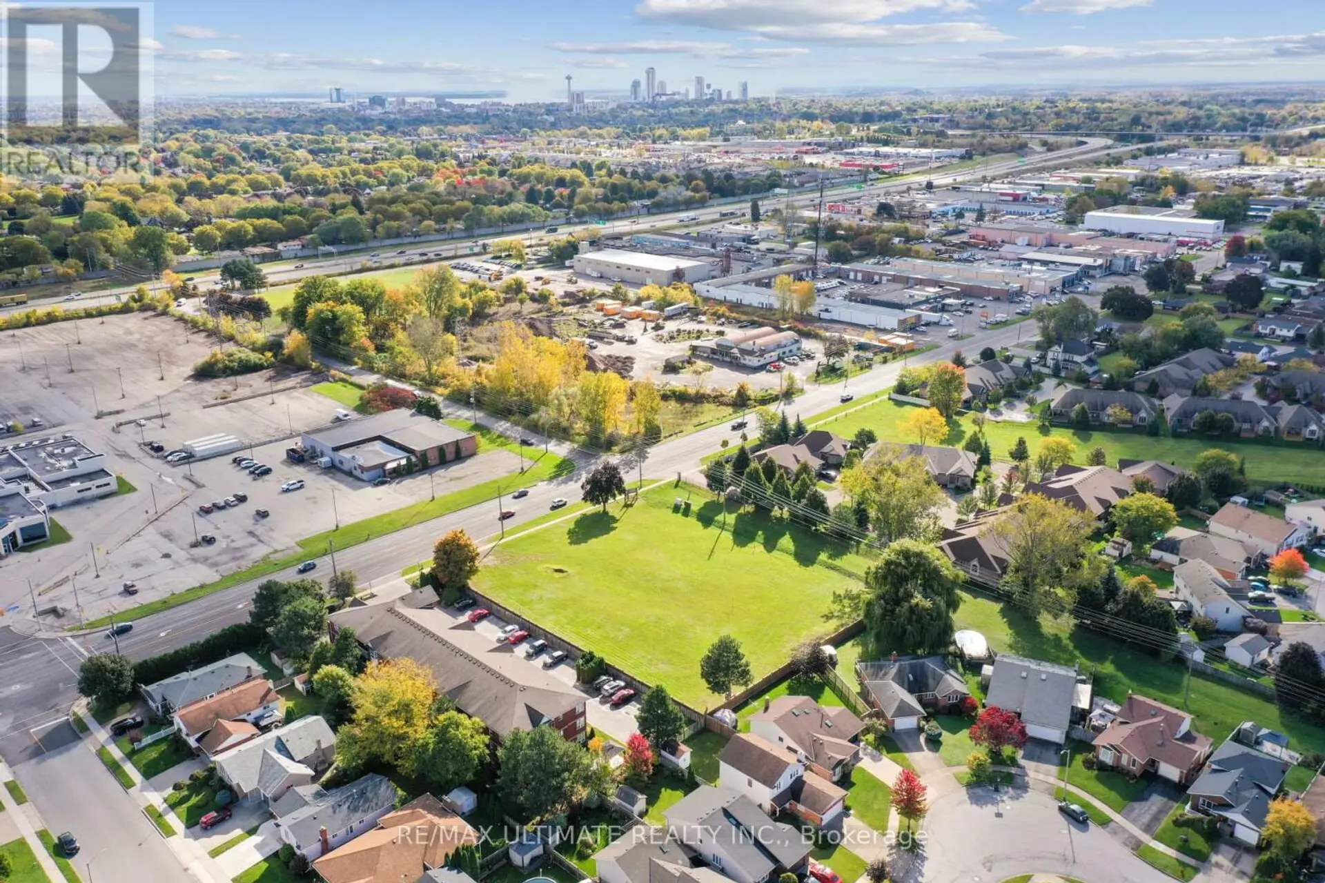 #1 4257 MONTROSE ROAD - Image 3