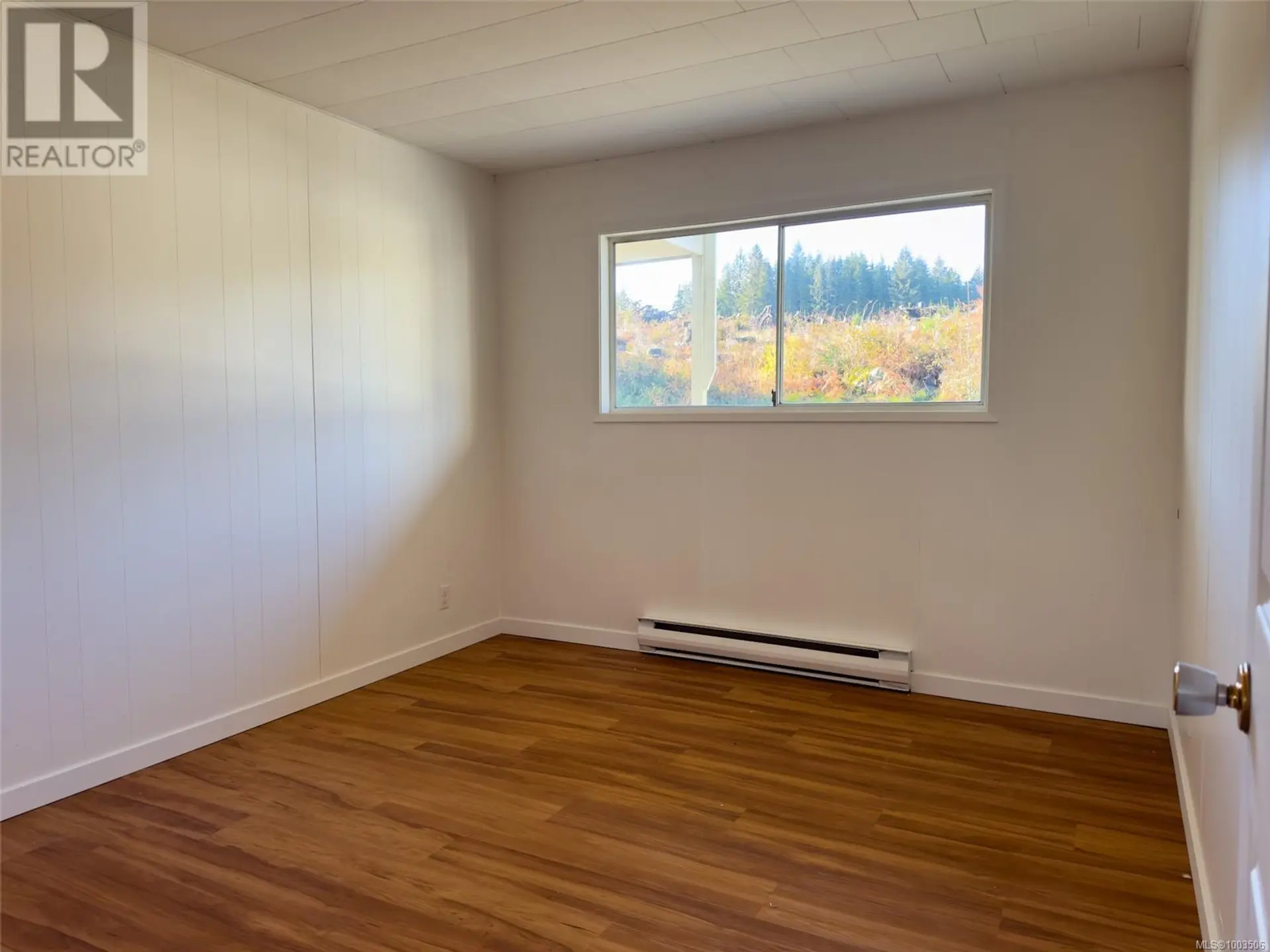 461 Coal Harbour Rd - Image 16