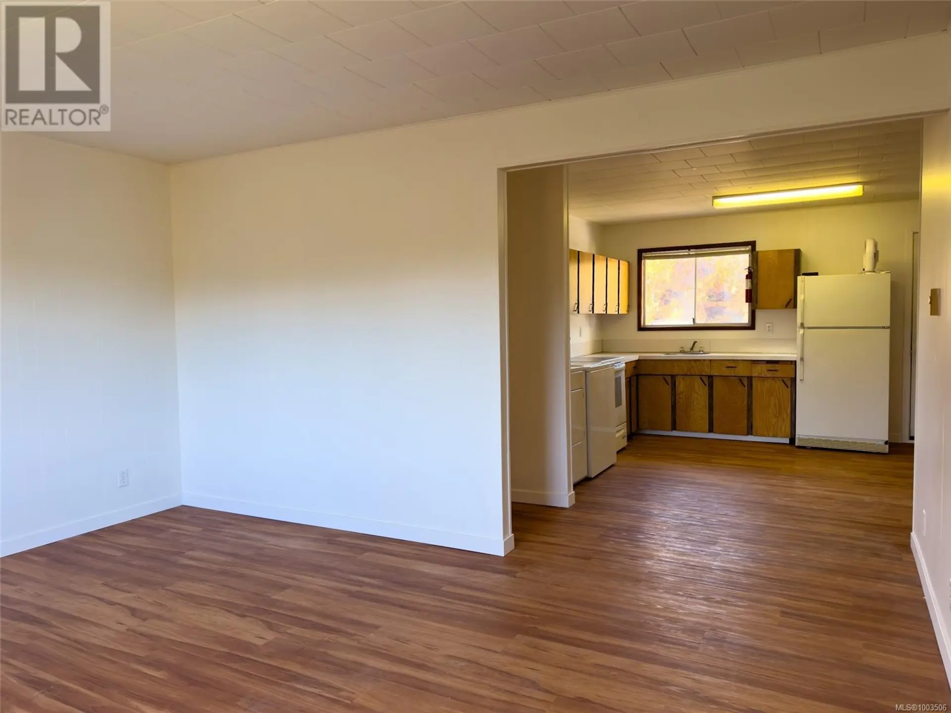 461 Coal Harbour Rd - Image 9