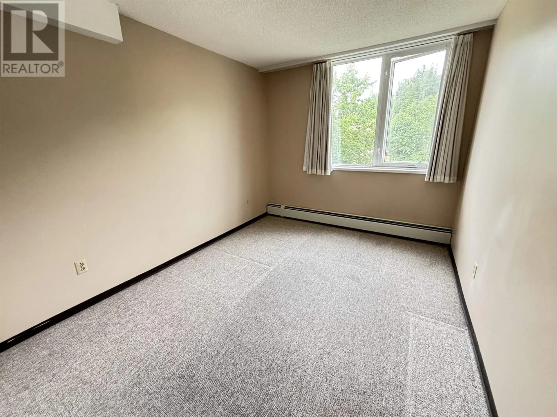 #308 1501 QUEENSWAY - Image 11