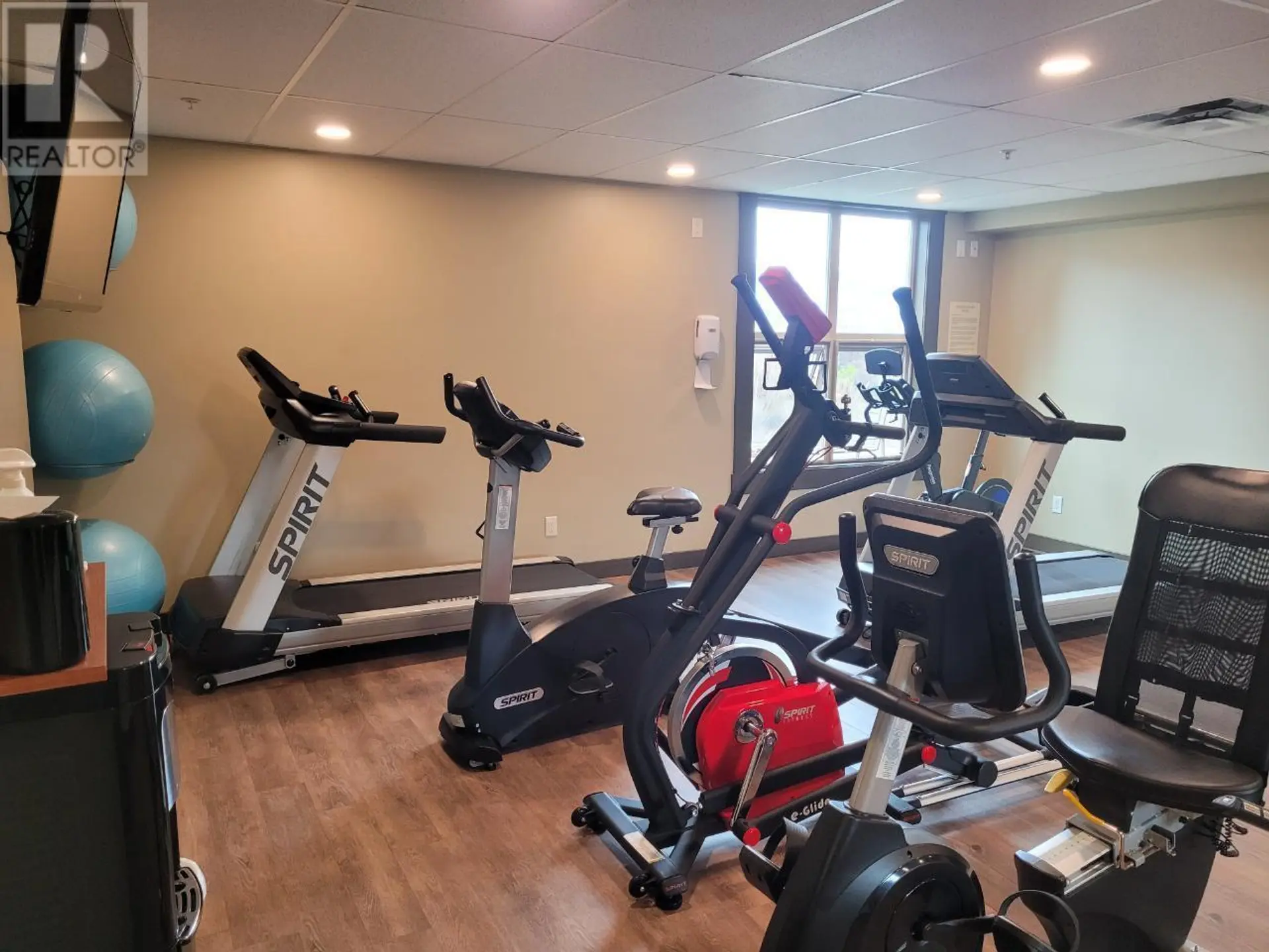 #302 4200 Lakeshore Drive Drive - Image 18