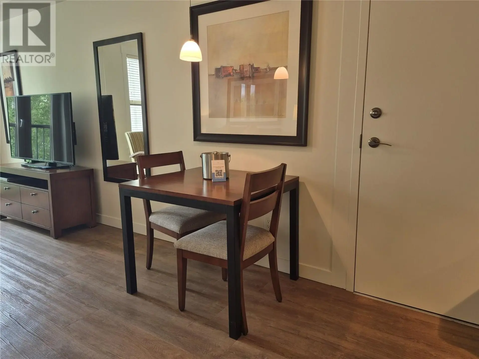 #302 4200 Lakeshore Drive Drive - Image 3