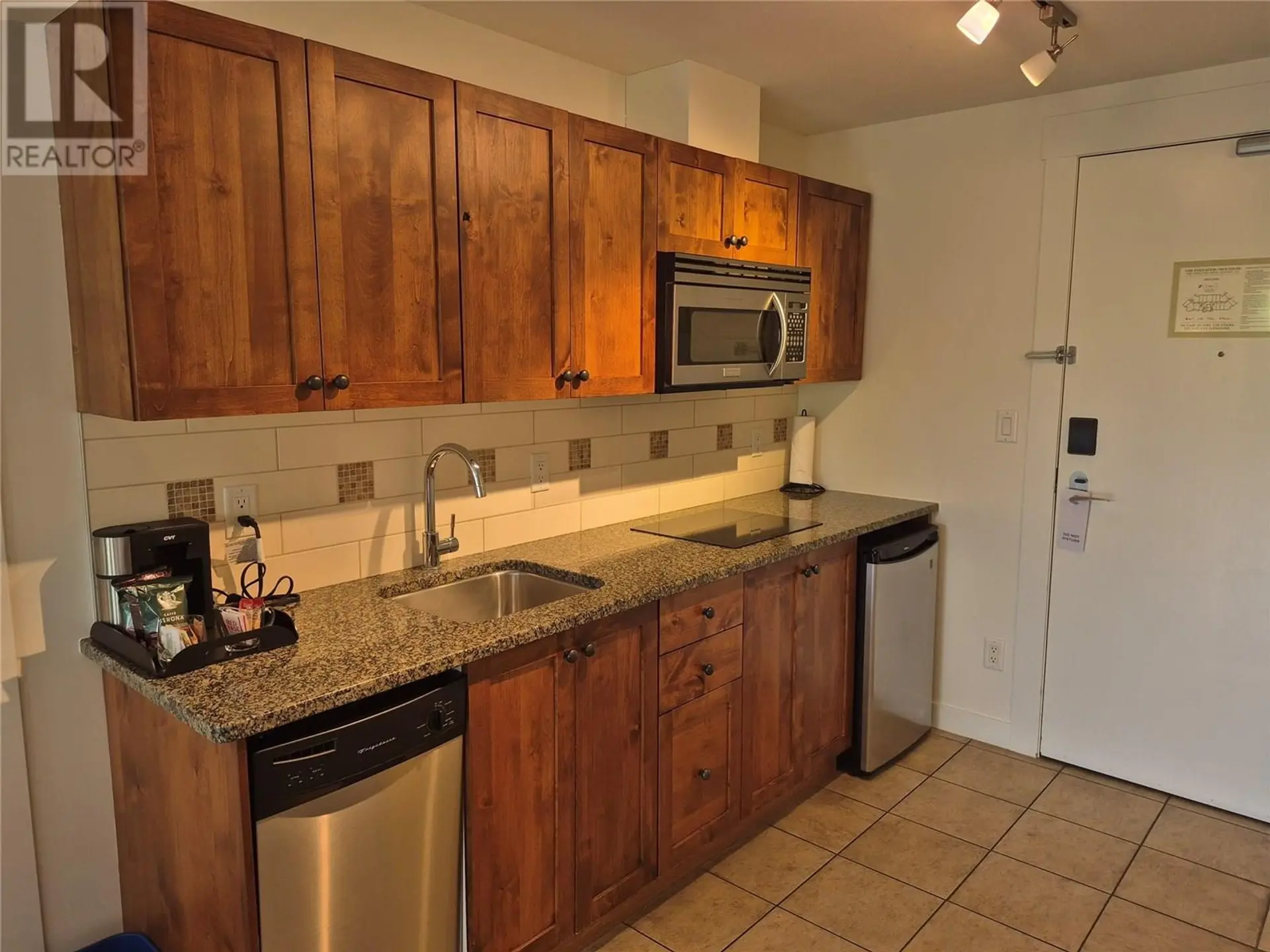 #302 4200 Lakeshore Drive Drive - Image 8