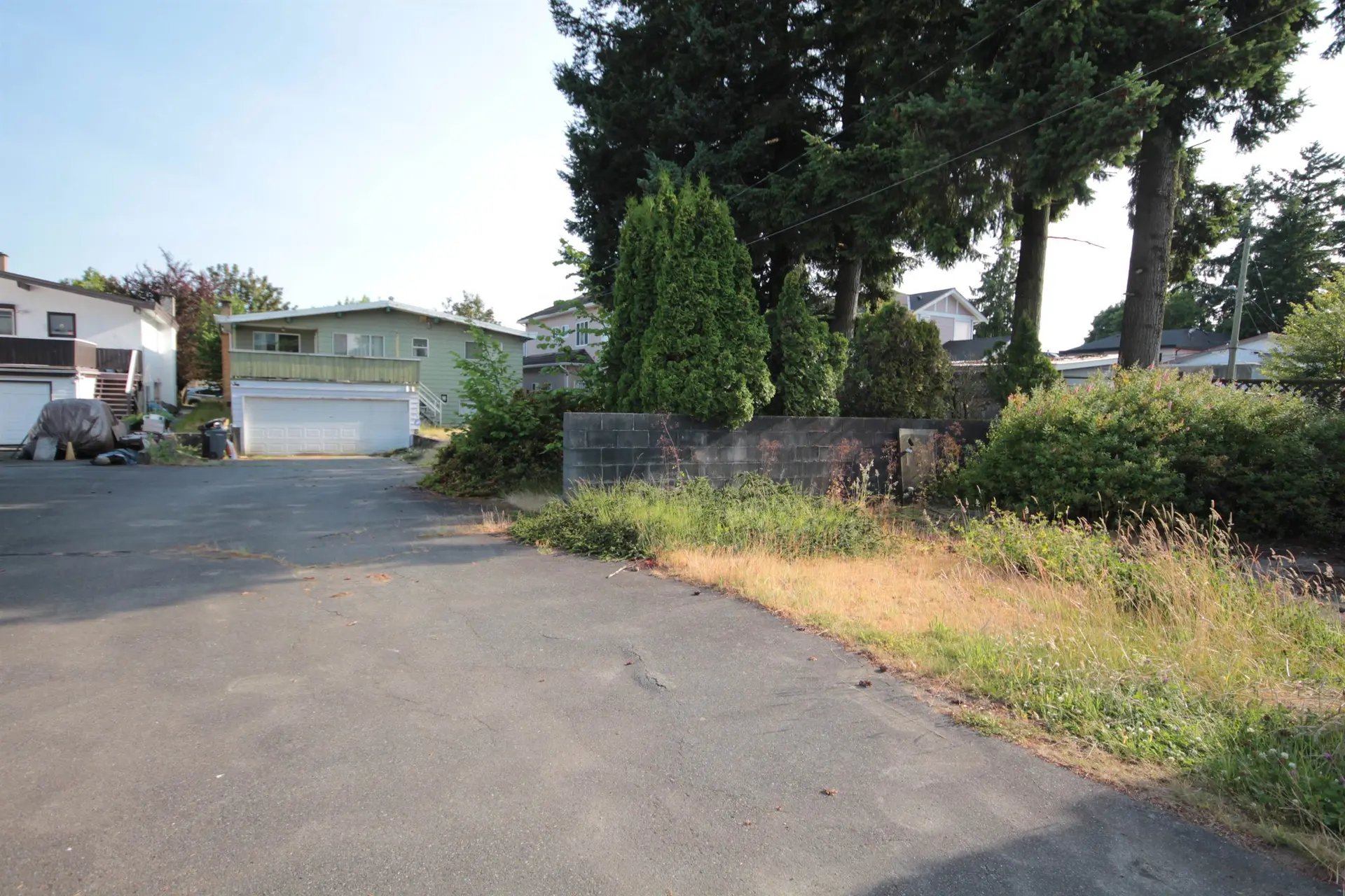 2235 E 49th Avenue - Image 2