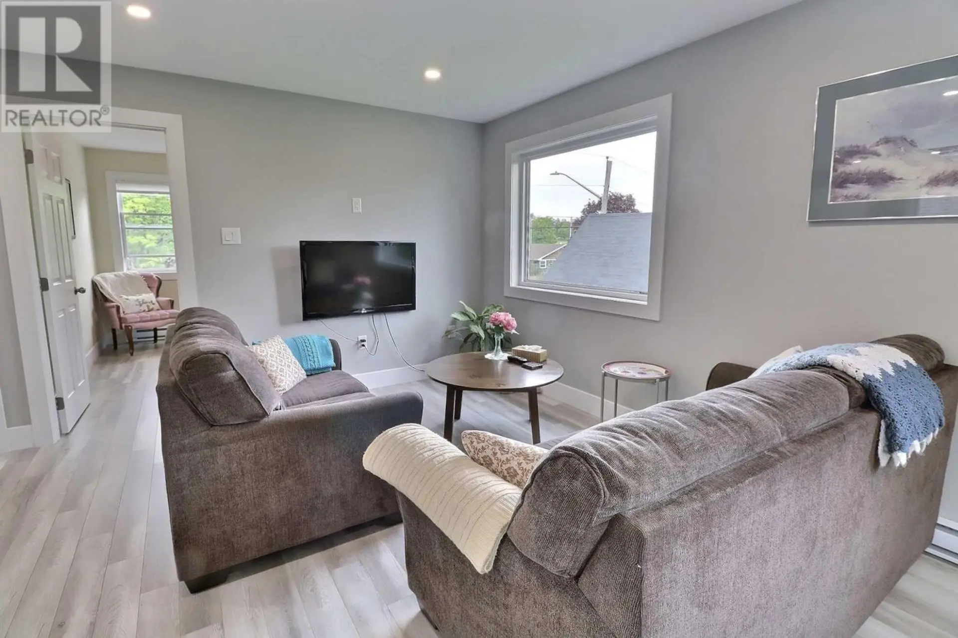 22 MAPLE AVENUE - Image 9