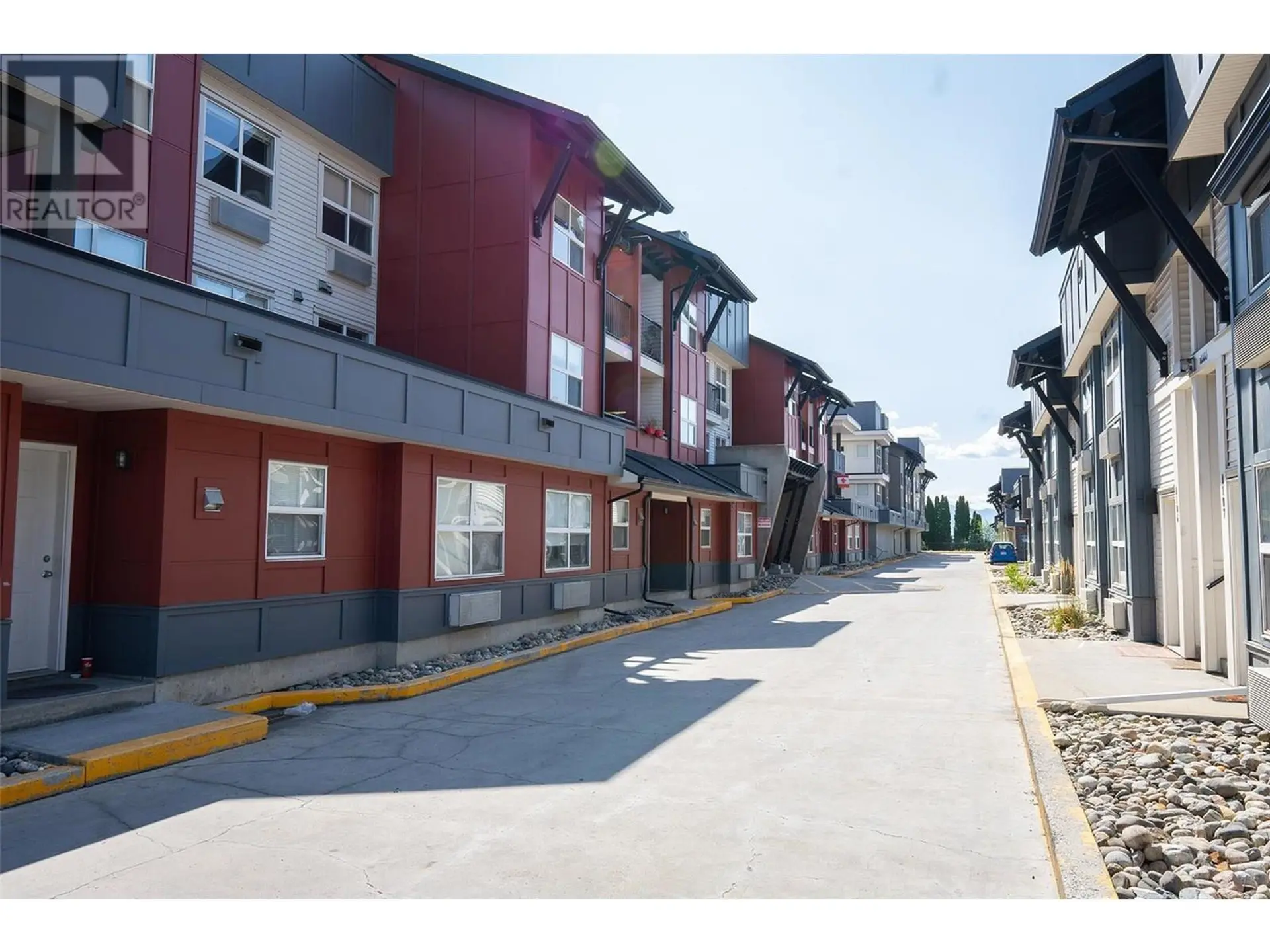 Property at #301 1481 Glenmore Road N, Kelowna, BC