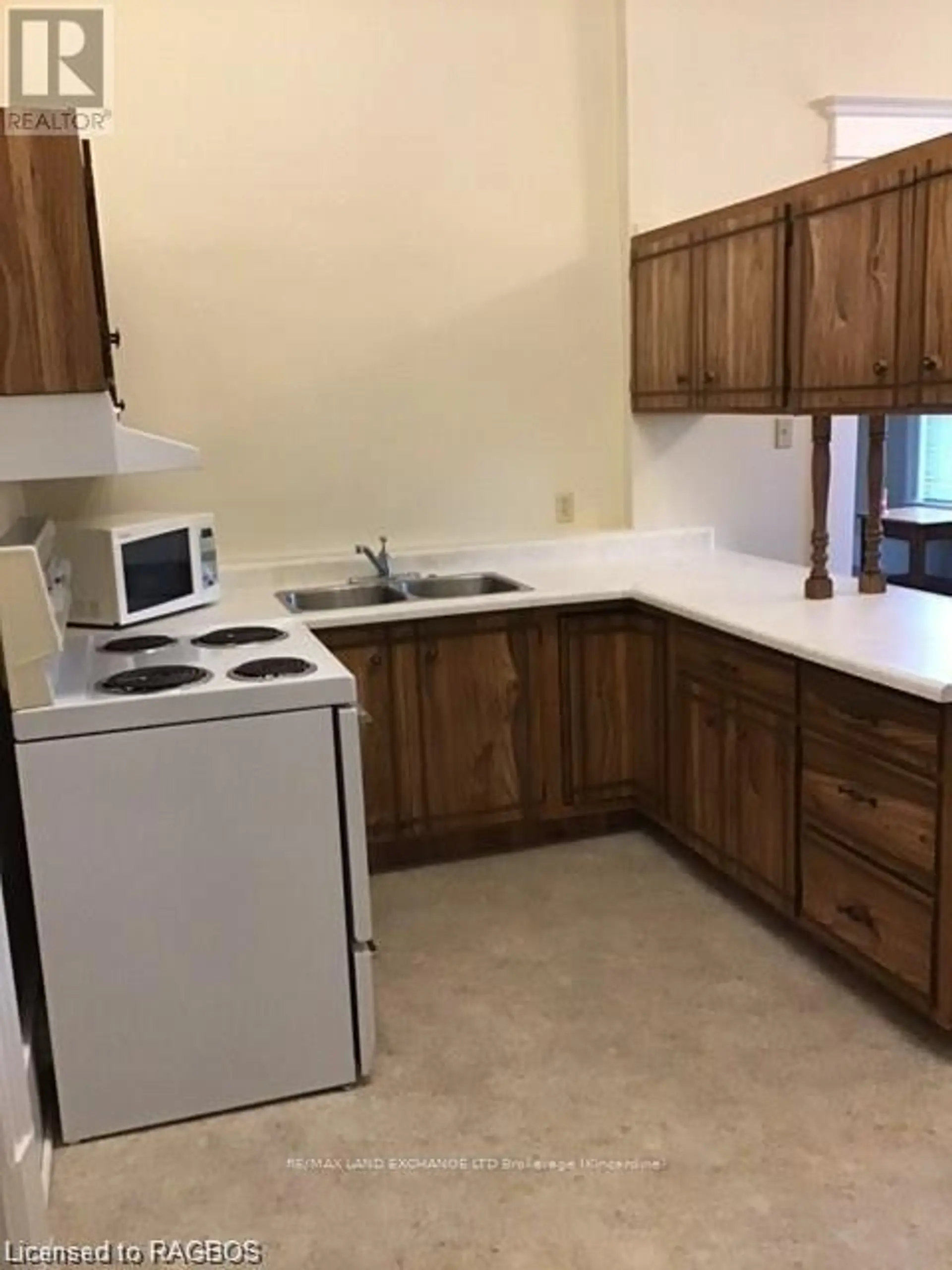 695 MILL STREET - Image 7
