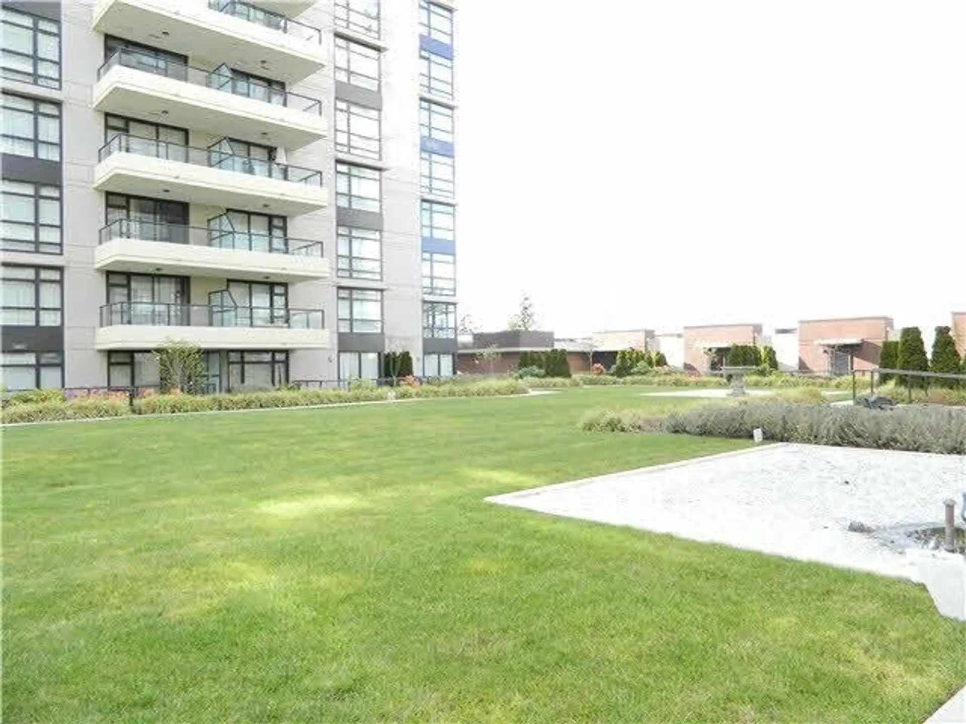 #608 8120 Lansdowne Road - Image 15