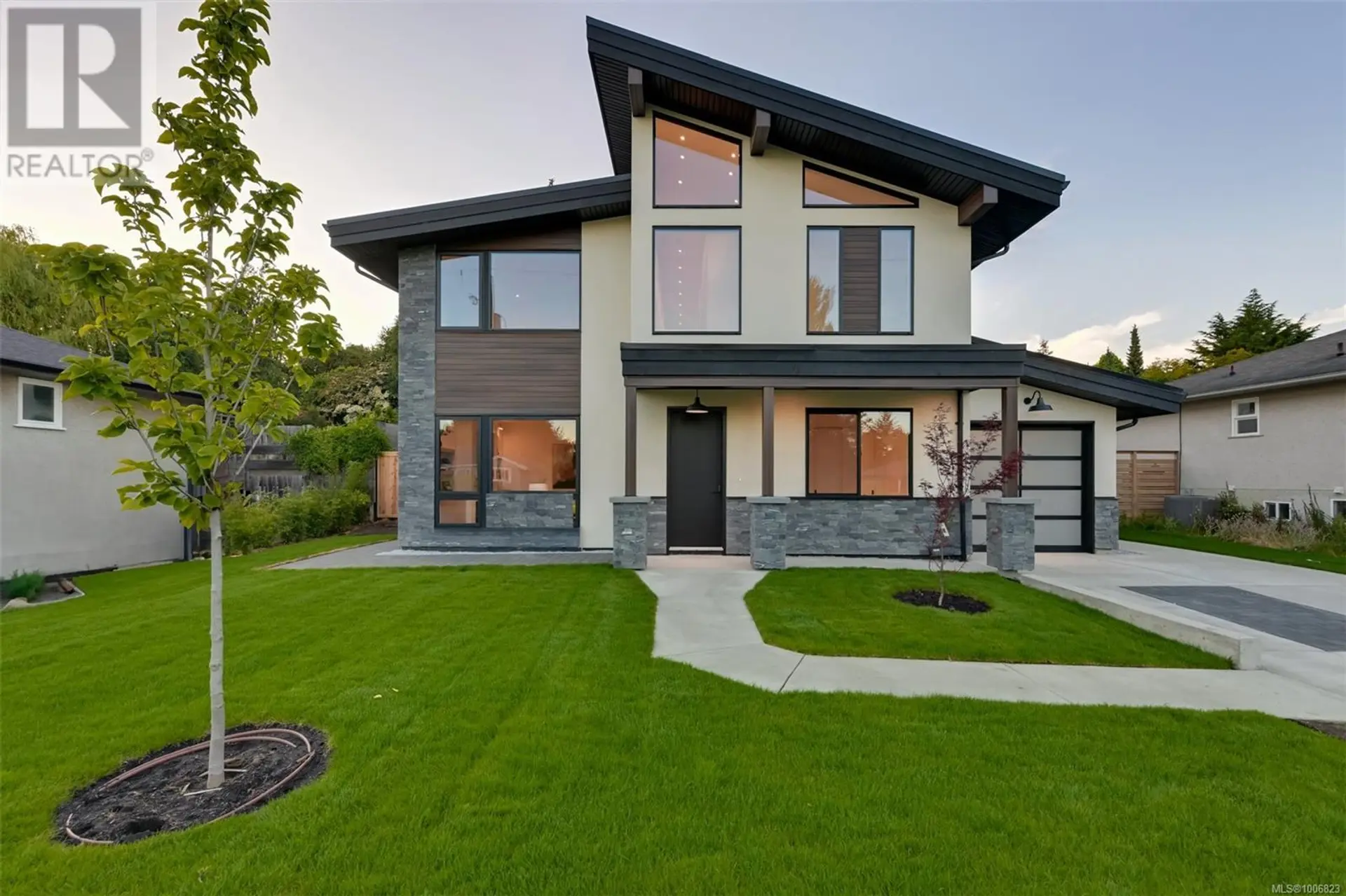 Property at 1624 Warren Gdns, Victoria, BC