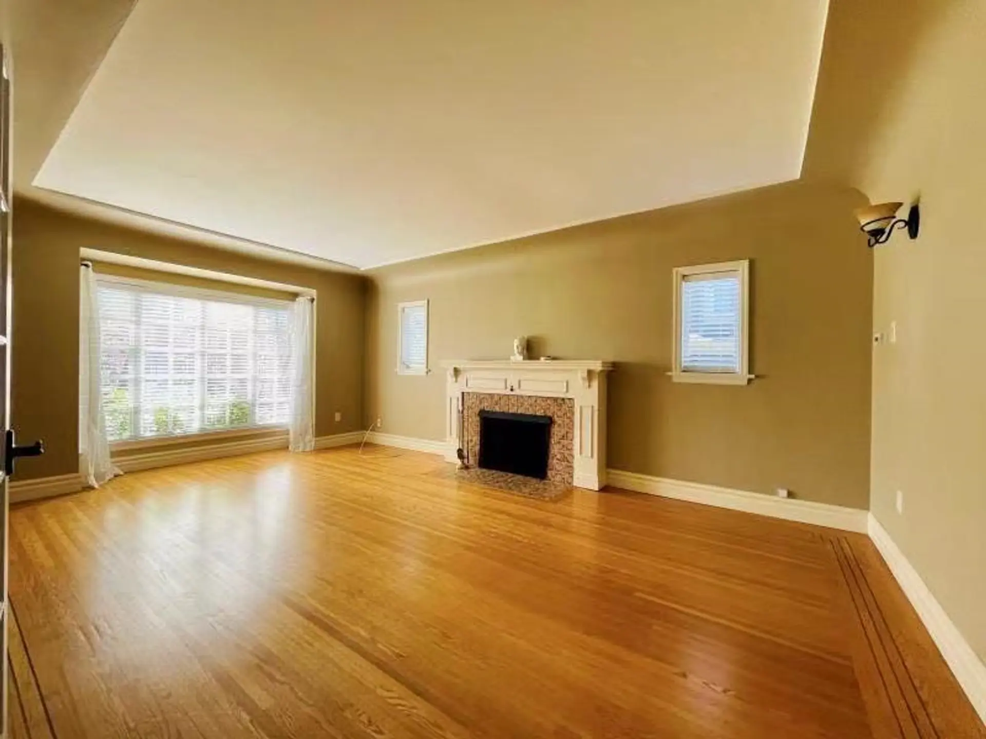 1749 West 62nd Avenue - Image 2
