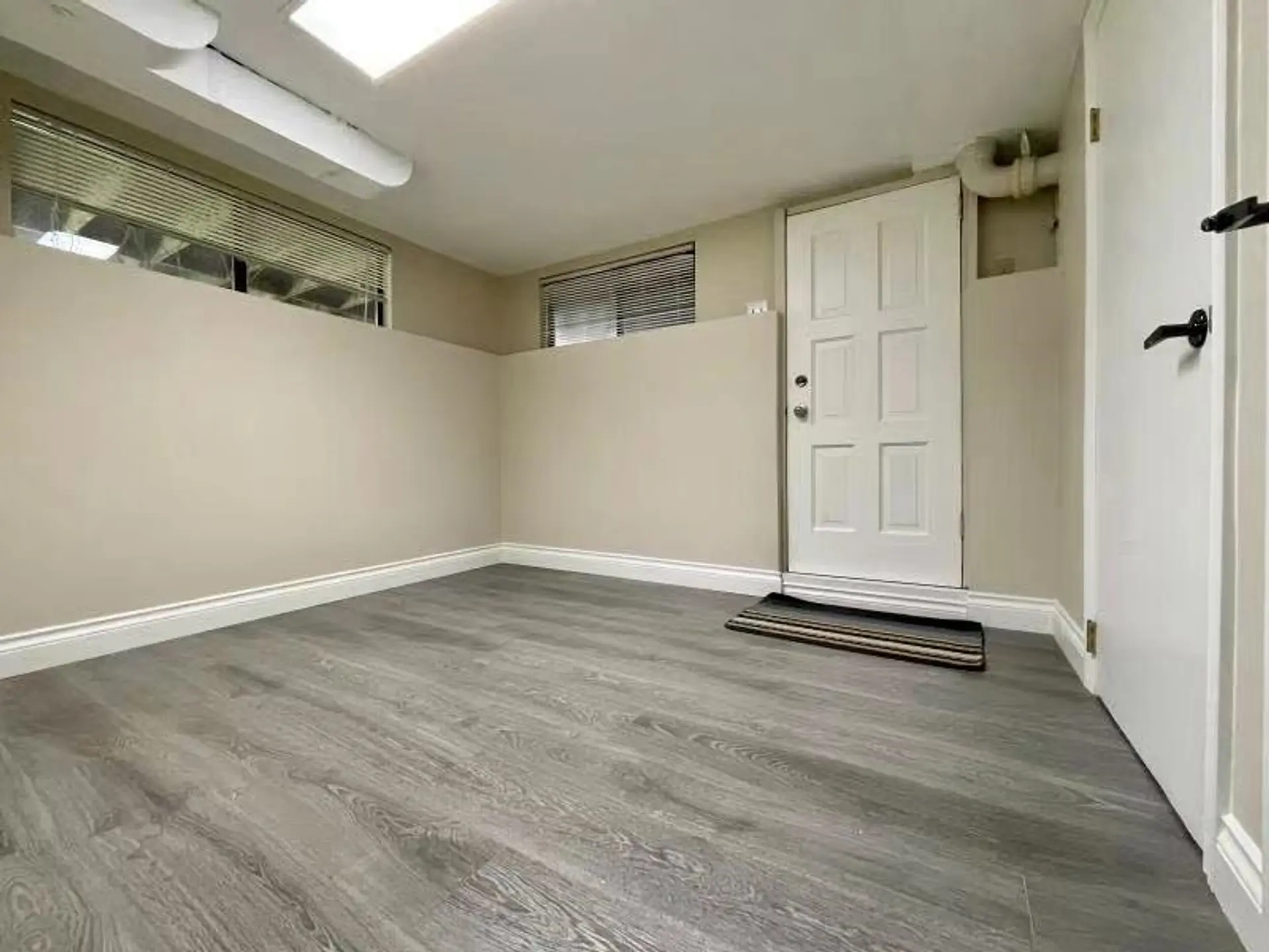 1749 West 62nd Avenue - Image 9