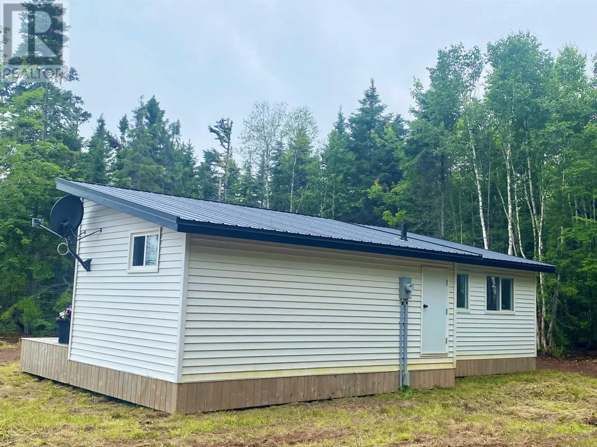 36 FRANCIS Drive - Image 3