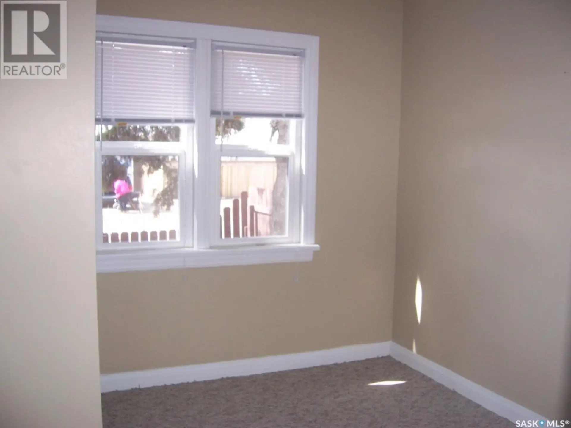 630 5TH AVENUE E - Image 11