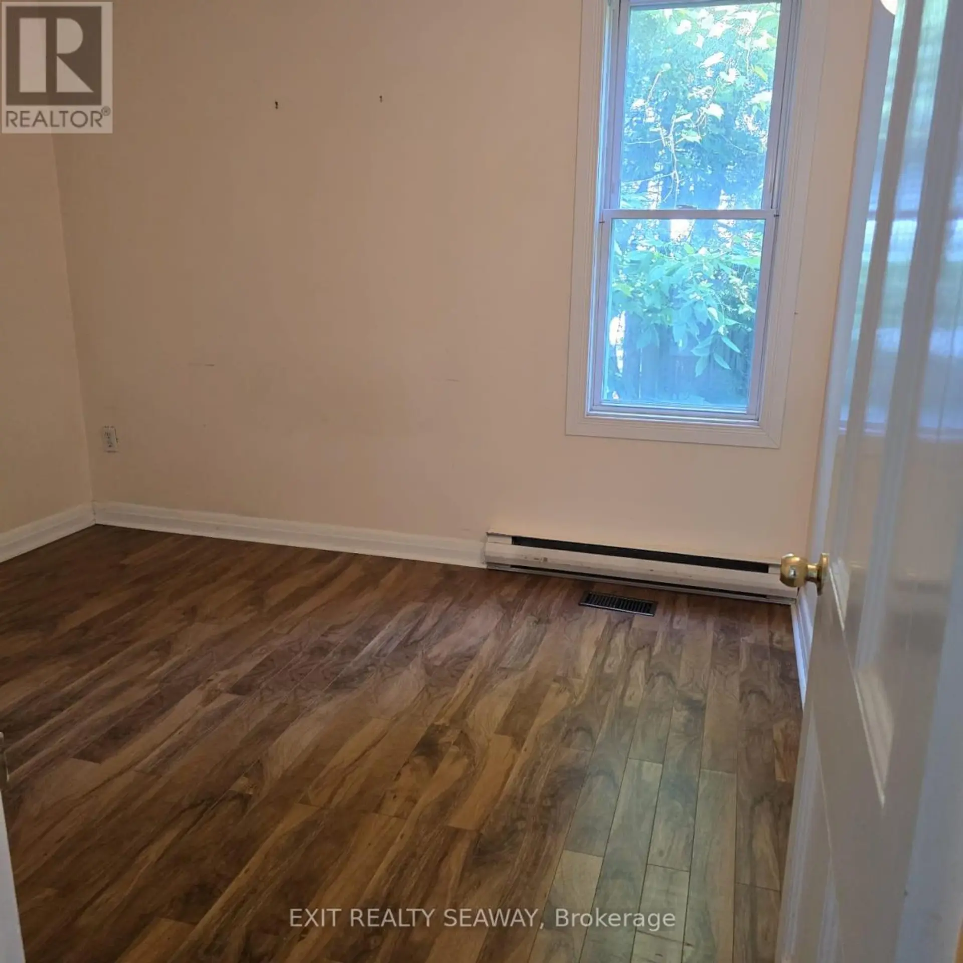 8154 VICTORIA STREET - Image 11