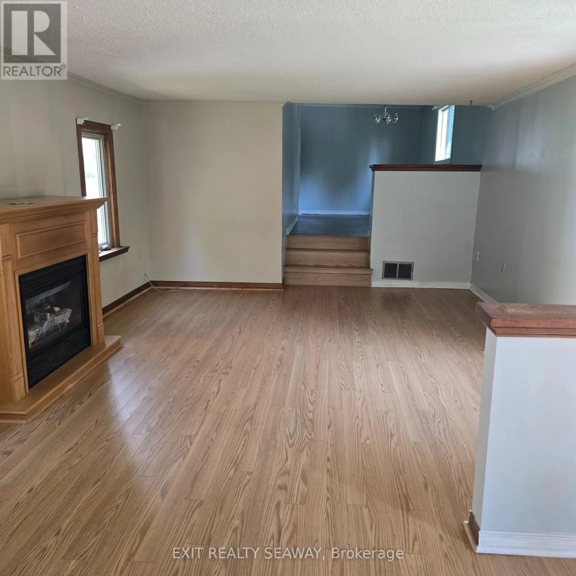 8154 VICTORIA STREET - Image 8