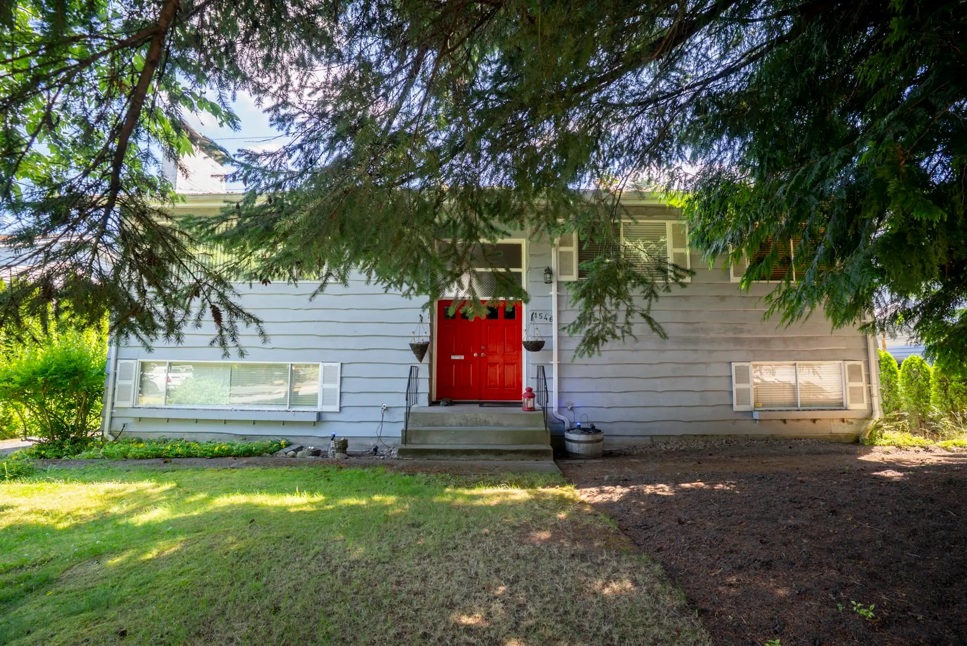 1546 53a Street - Image 2