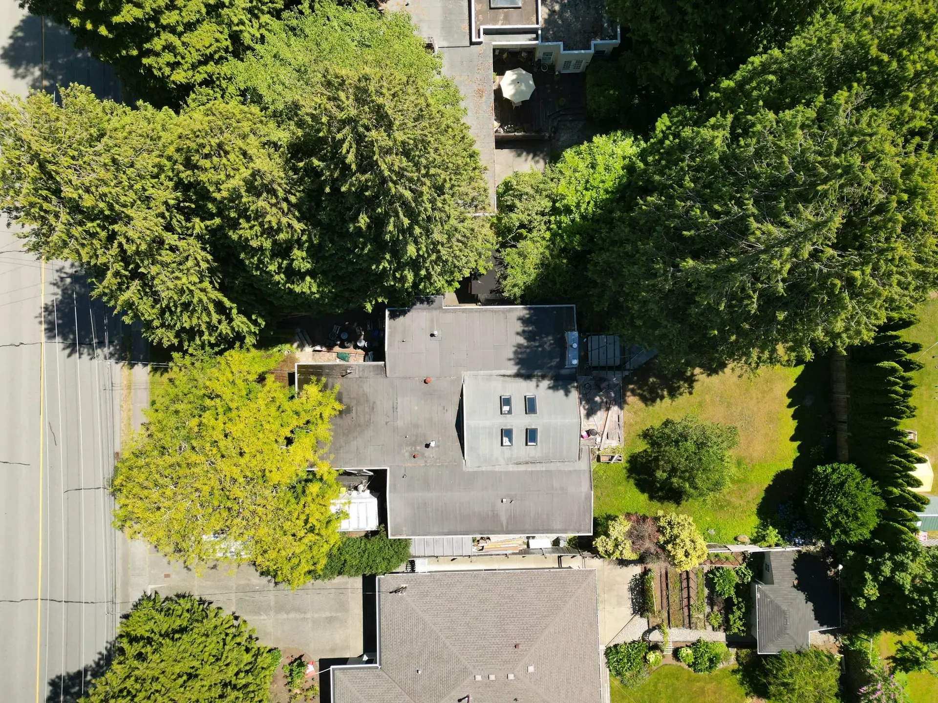 5428 16 Avenue - Image 2