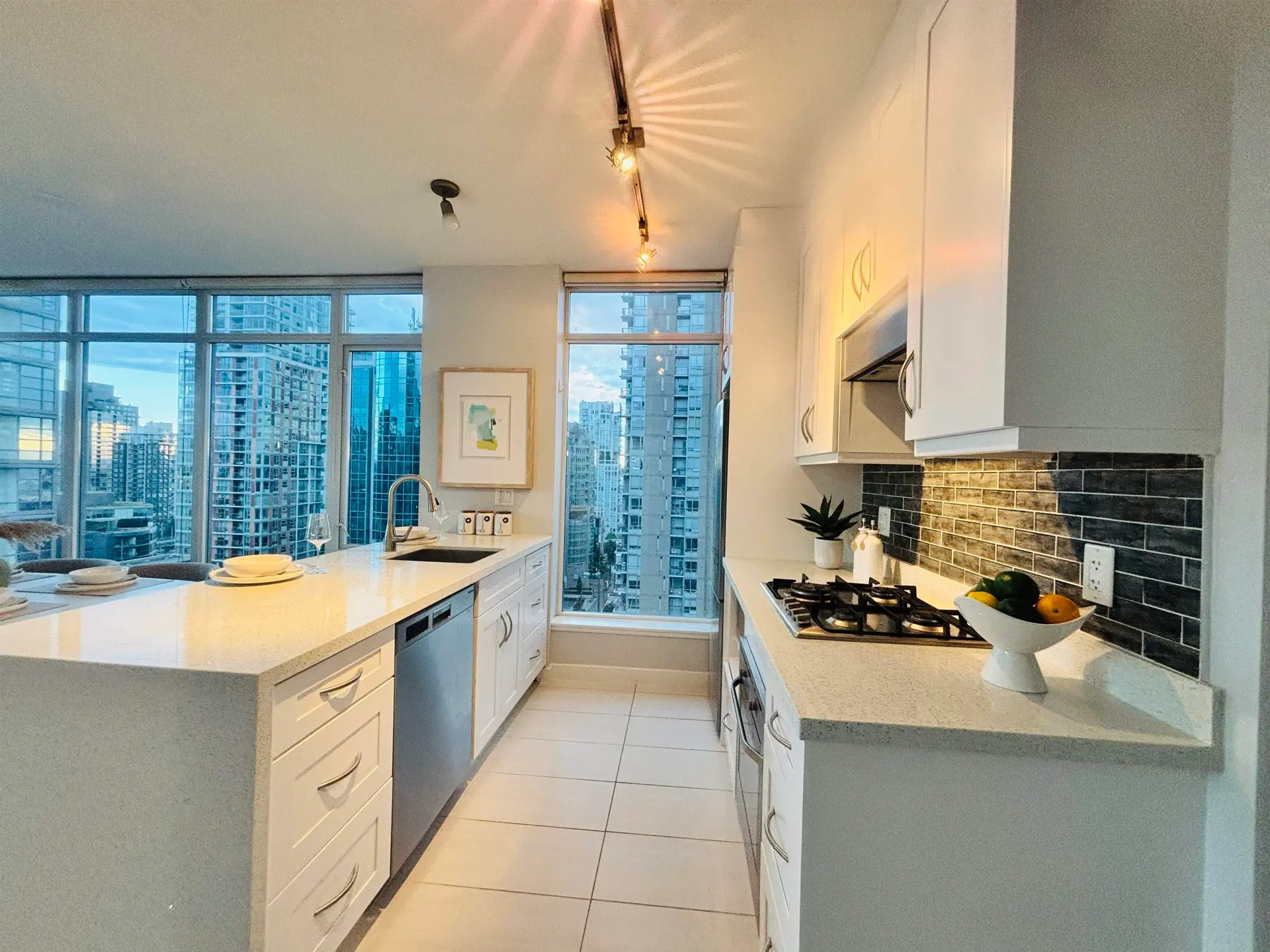 #1203 1252 Hornby Street - Image 5