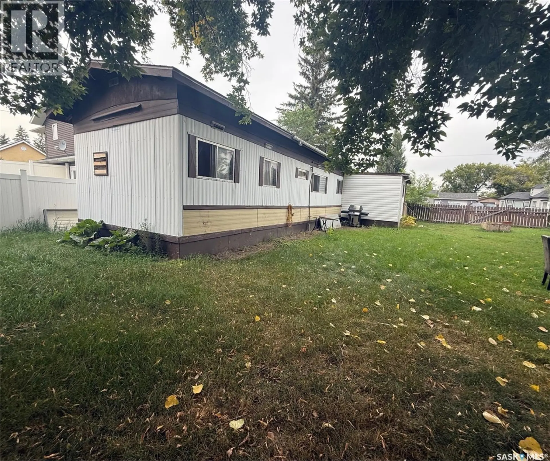 251 30th STREET W - Image 11