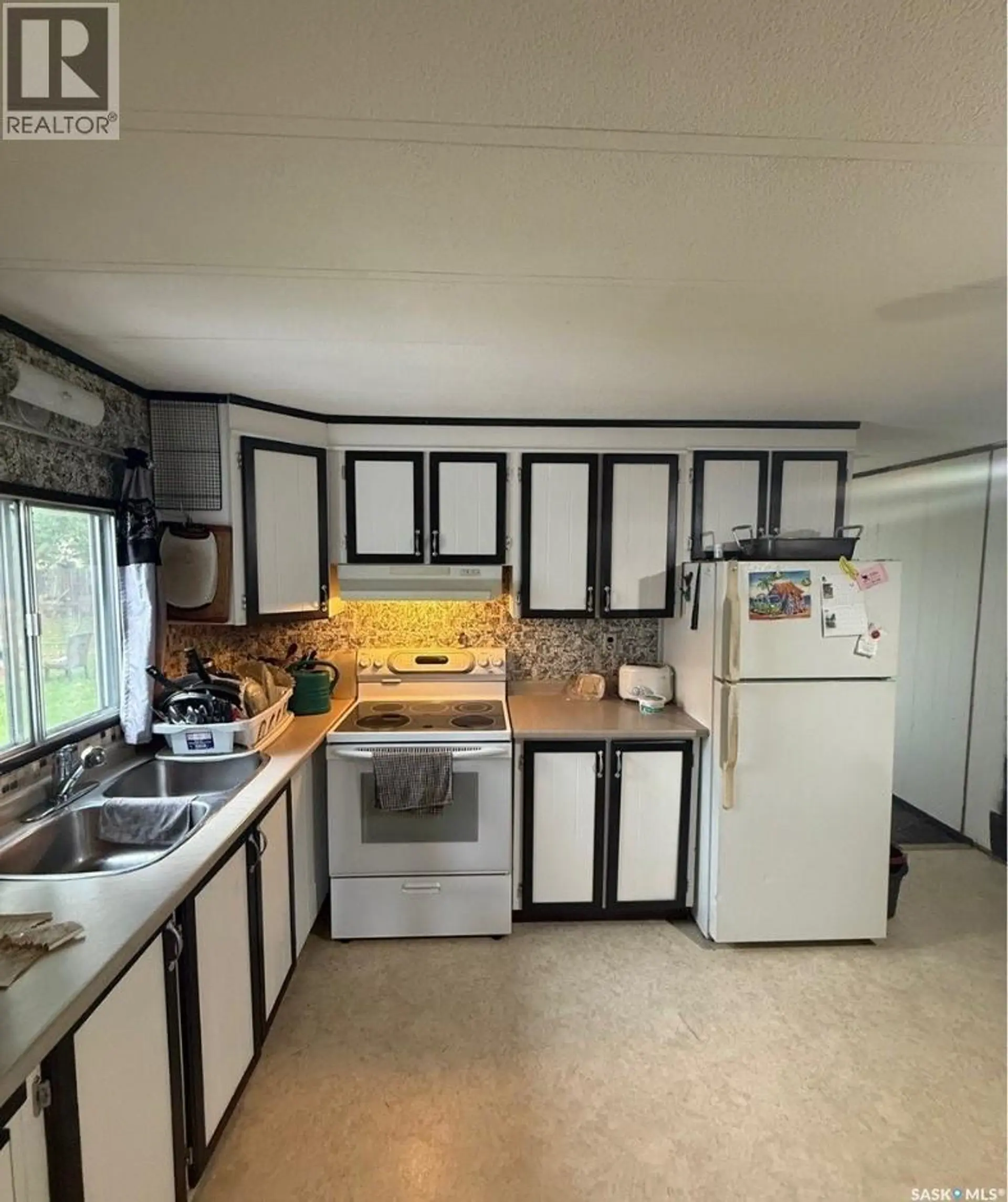 251 30th STREET W - Image 2