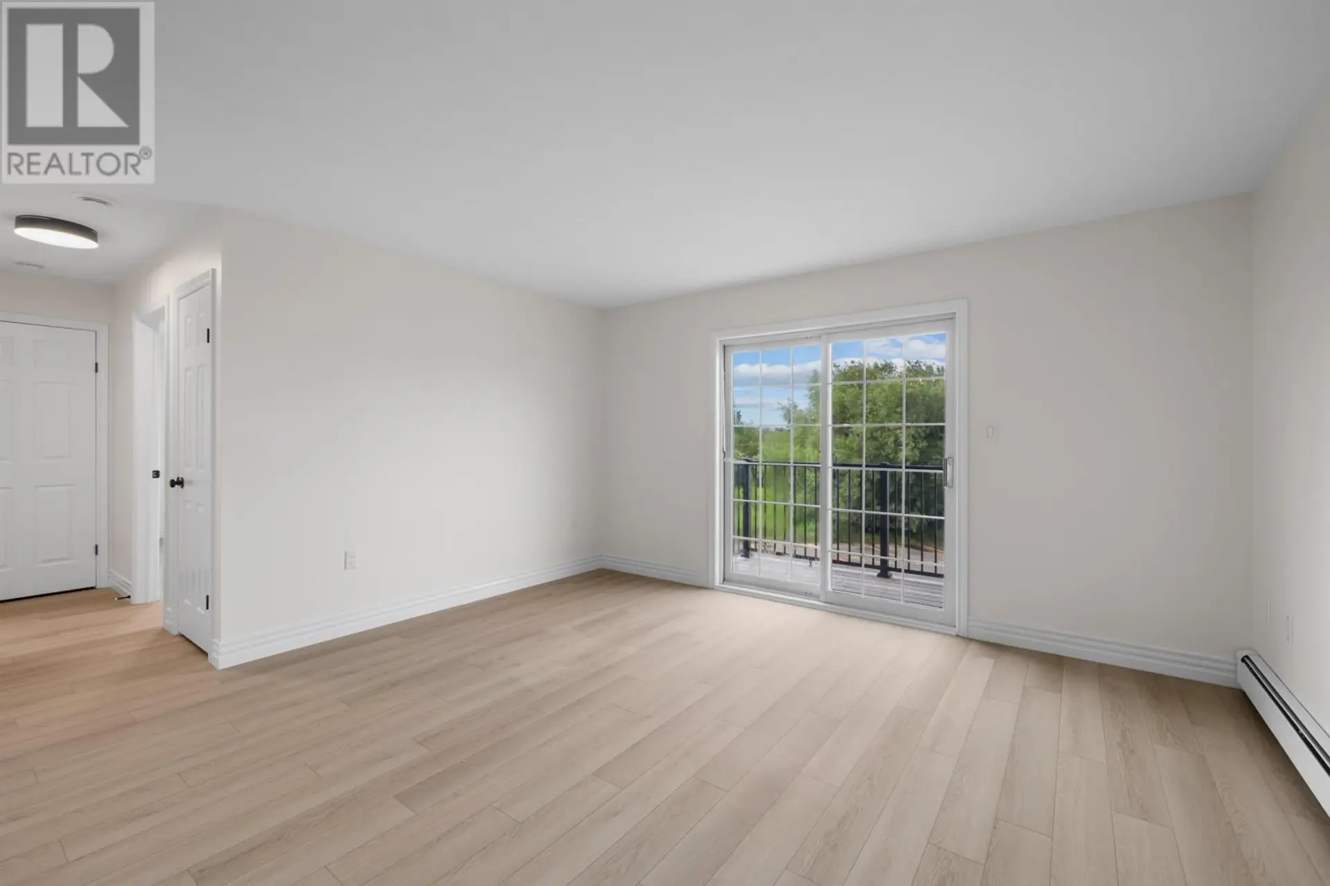 #11 22 WATERVIEW HEIGHTS - Image 11