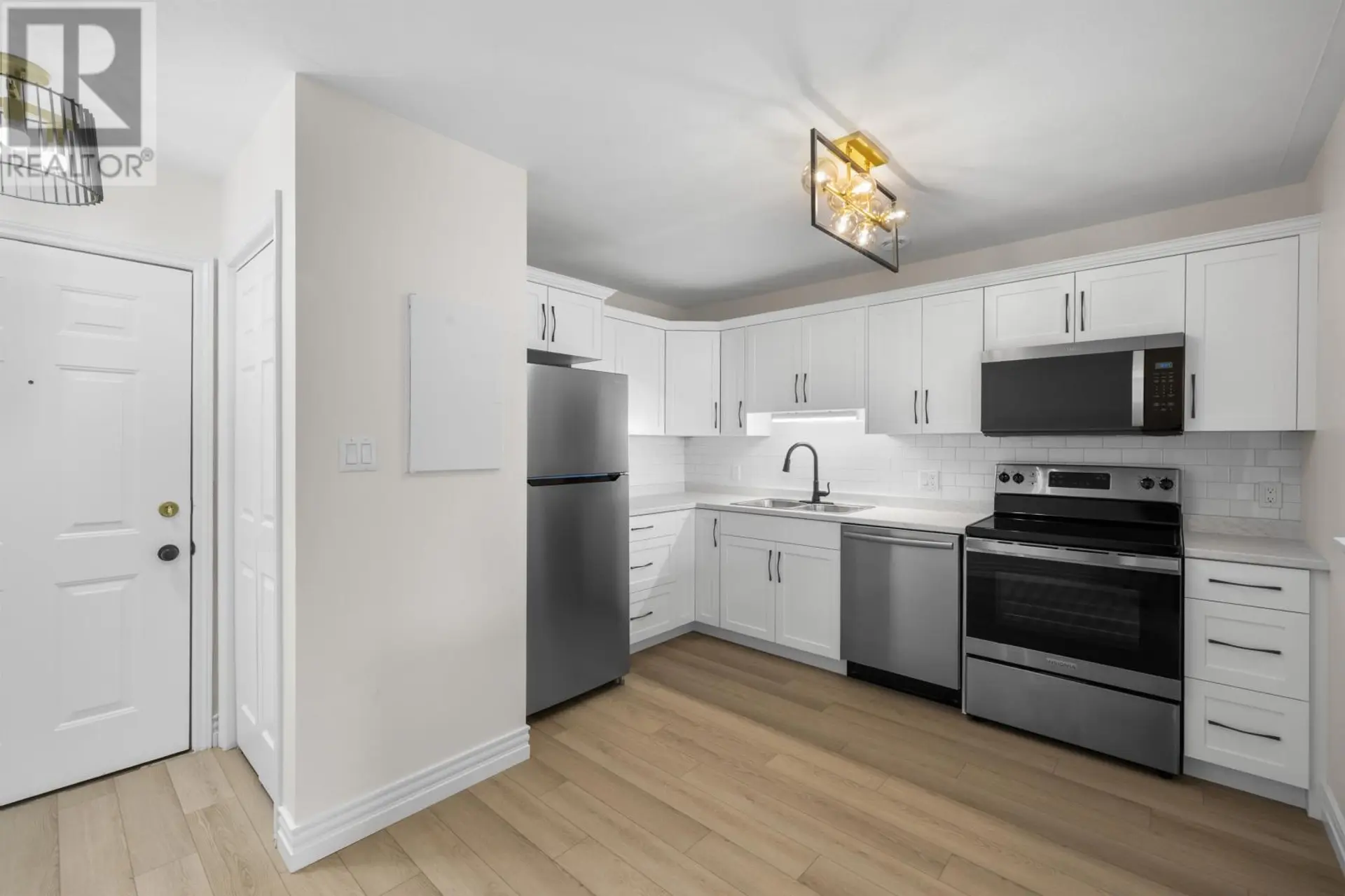 #11 22 WATERVIEW HEIGHTS - Image 7