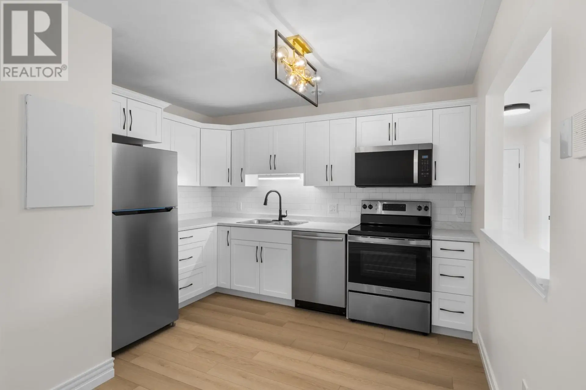#11 22 WATERVIEW HEIGHTS - Image 8