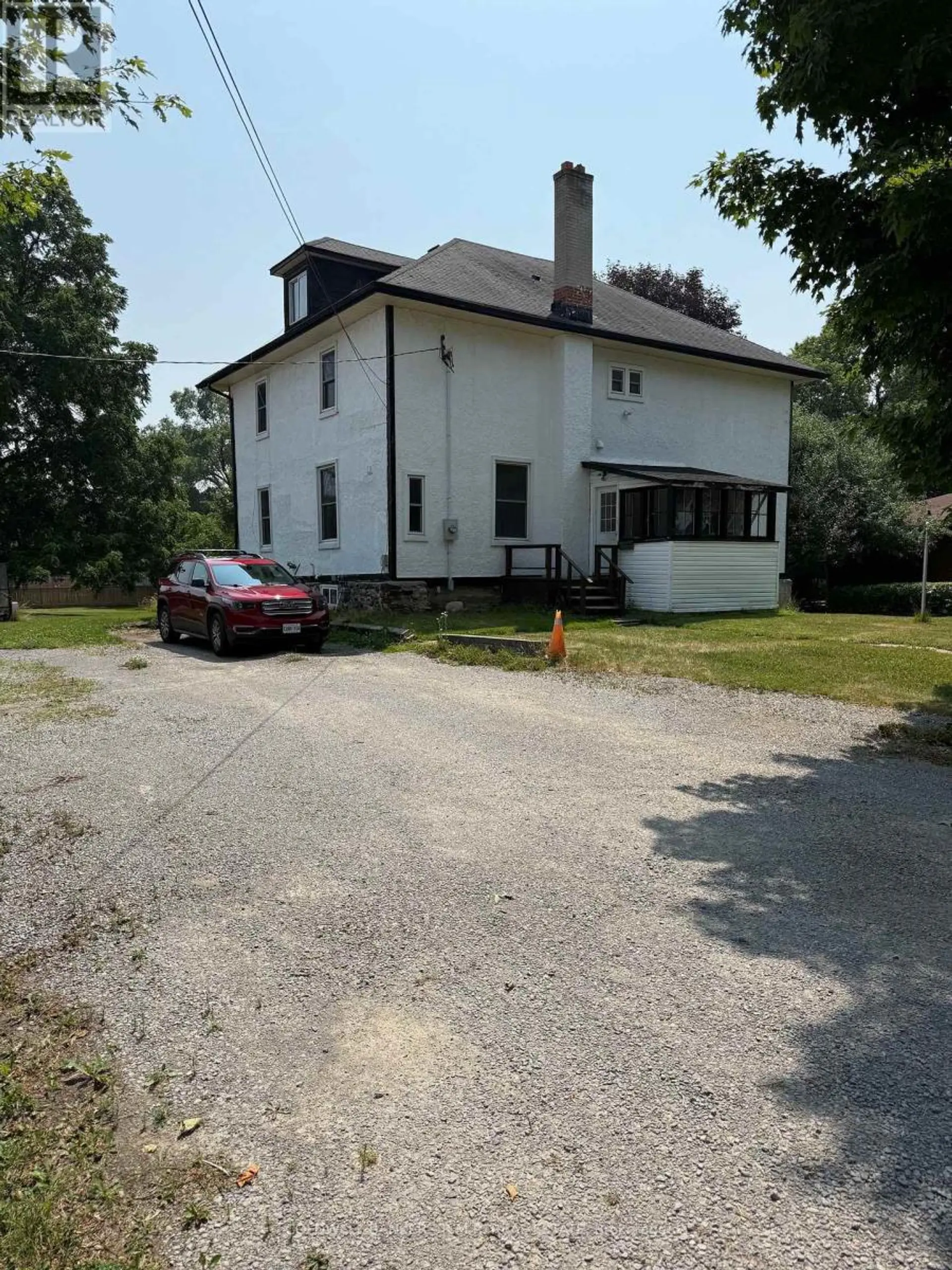 5 VIPOND ROAD W - Image 3