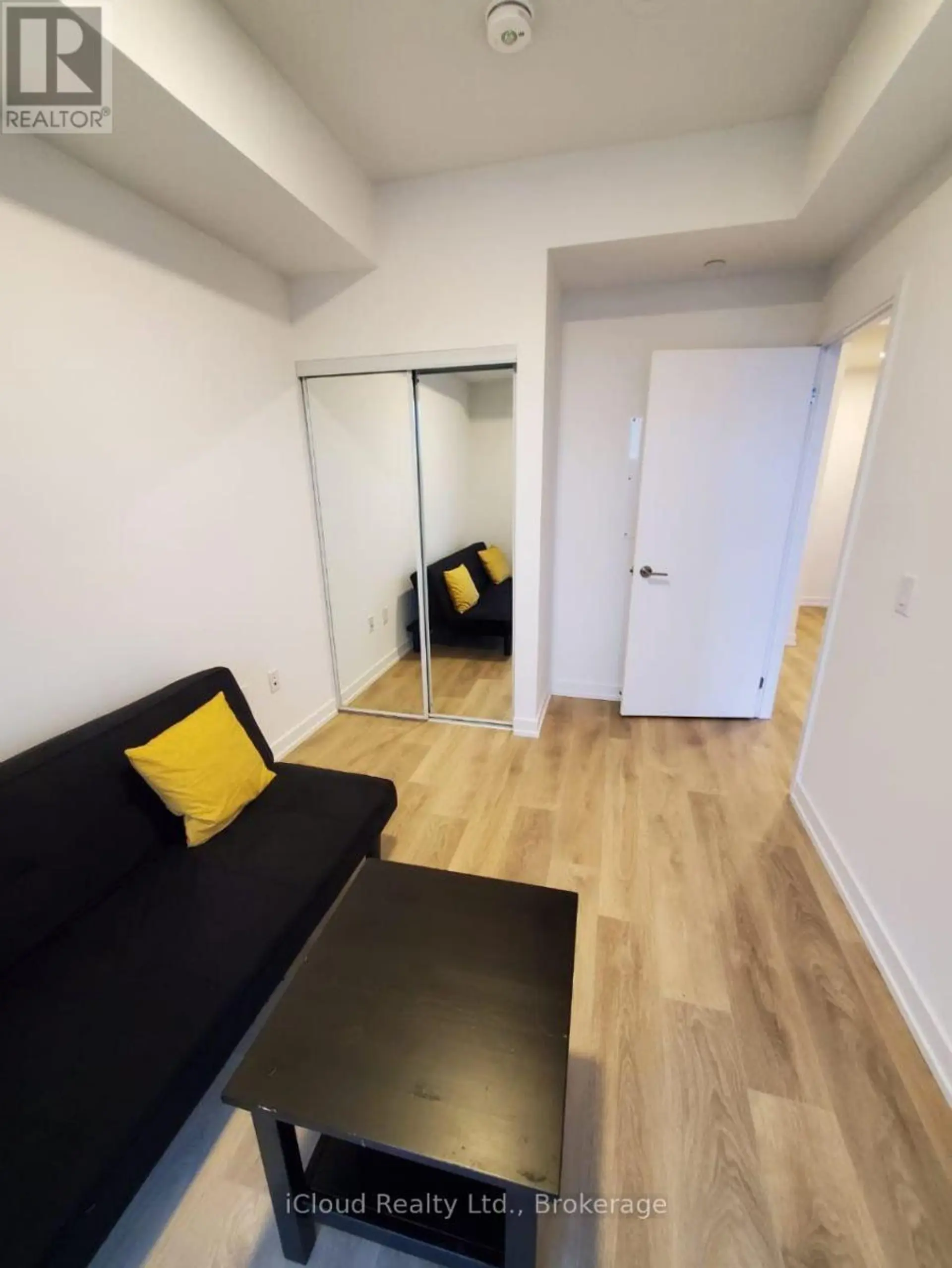 #610 225 SUMACH STREET - Image 2