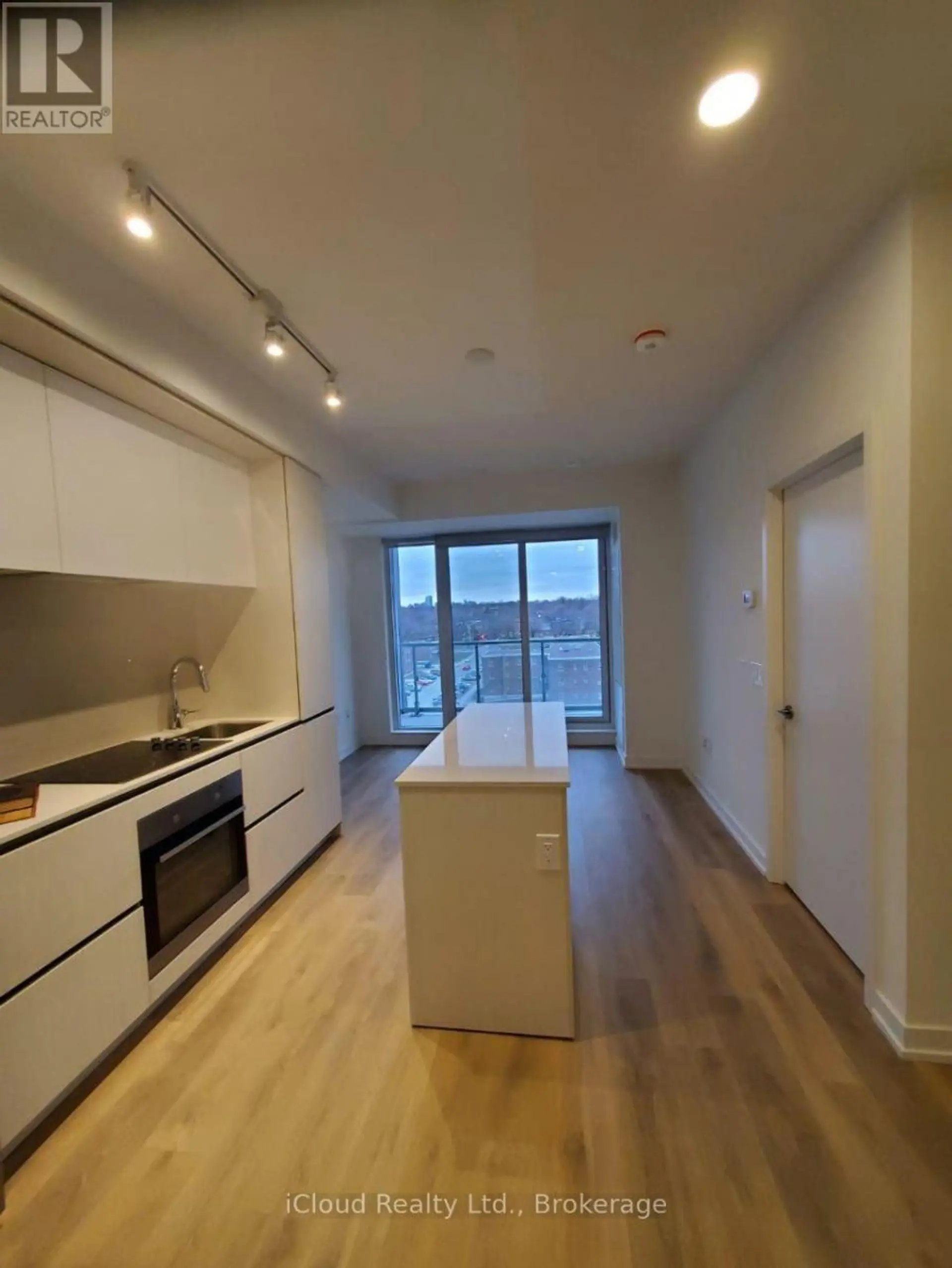 #610 225 SUMACH STREET - Image 4