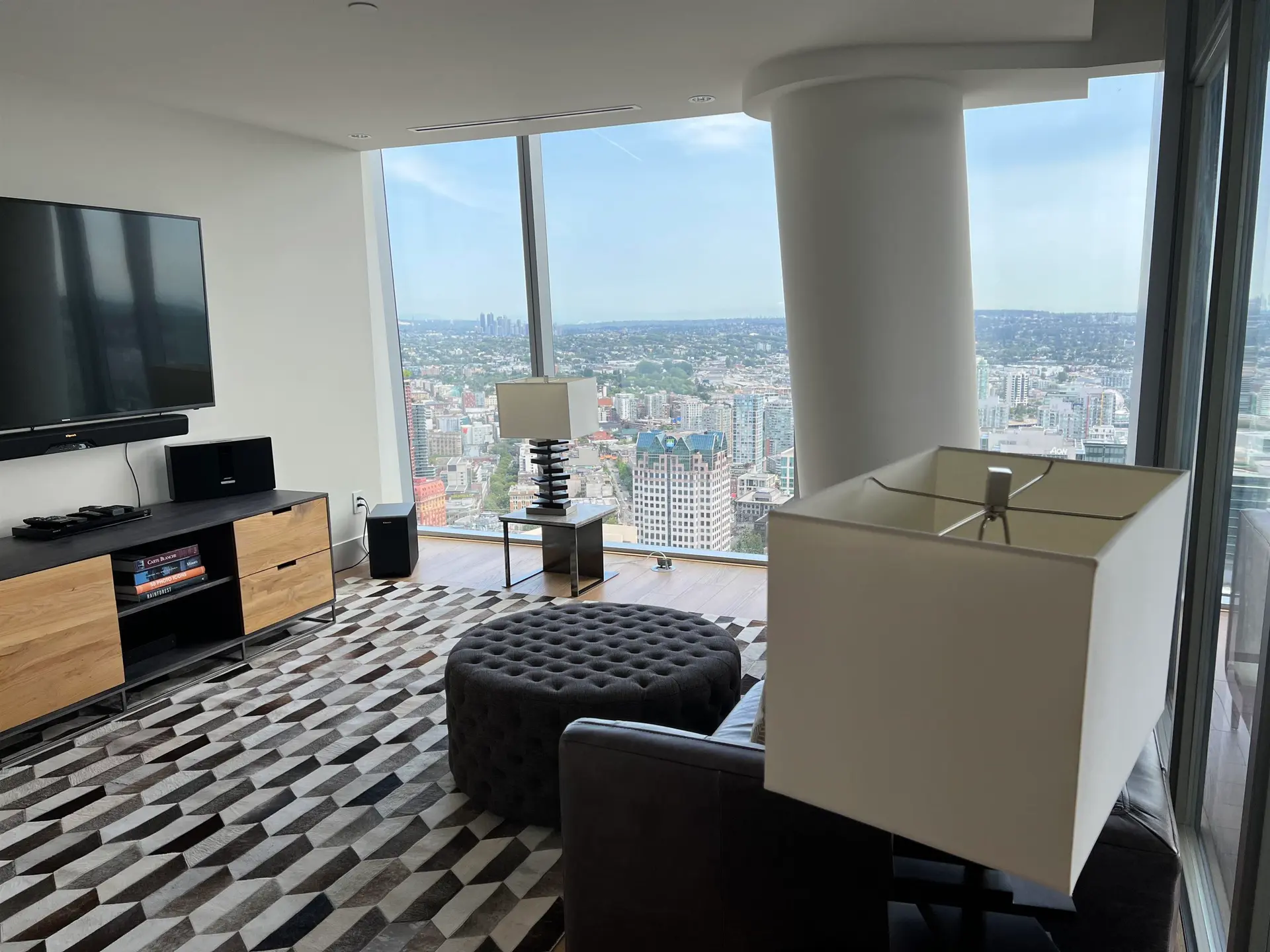#4601 667 Howe Street - Image 5