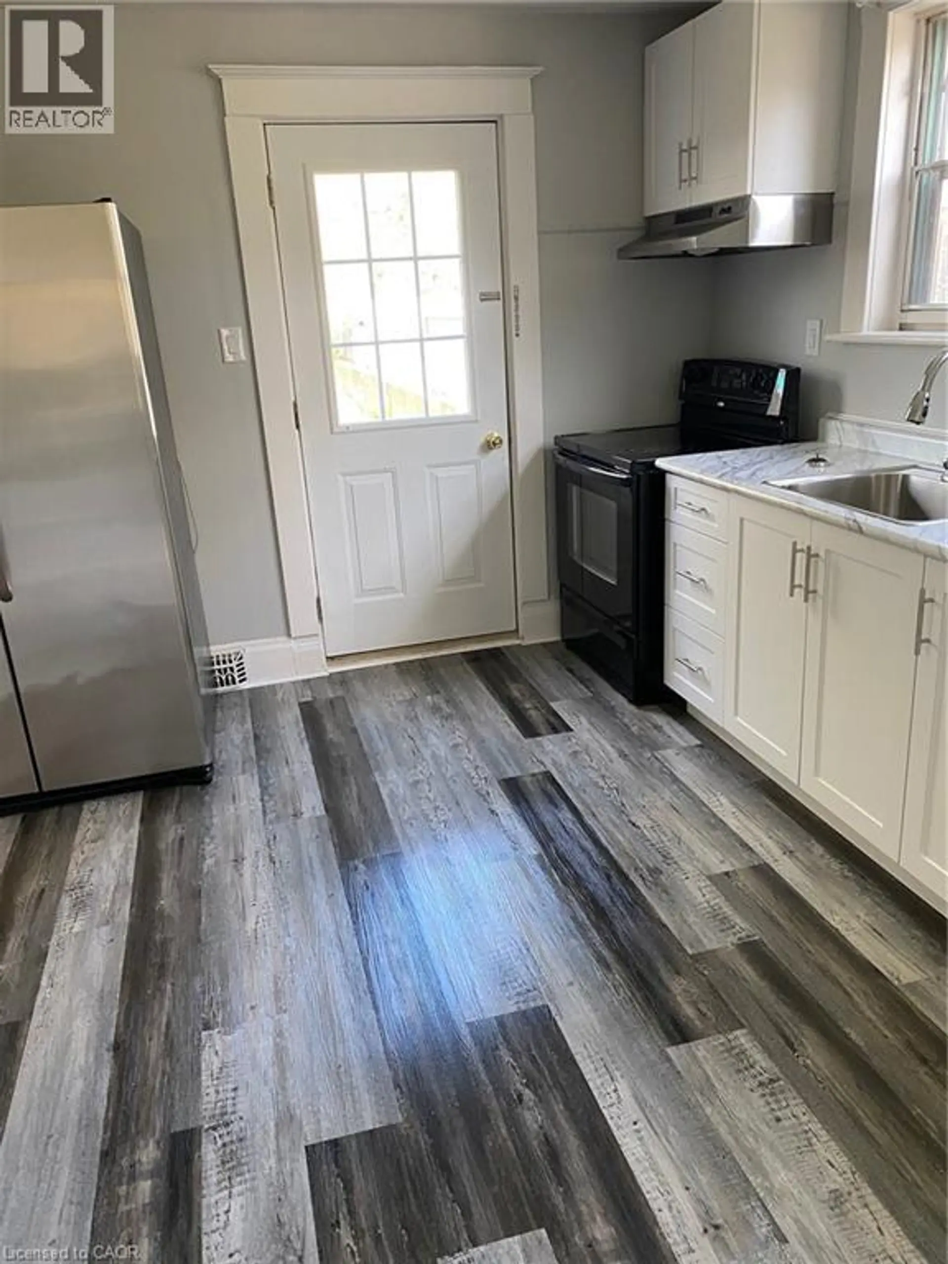 246 MADISON AVENUE S - Image 3
