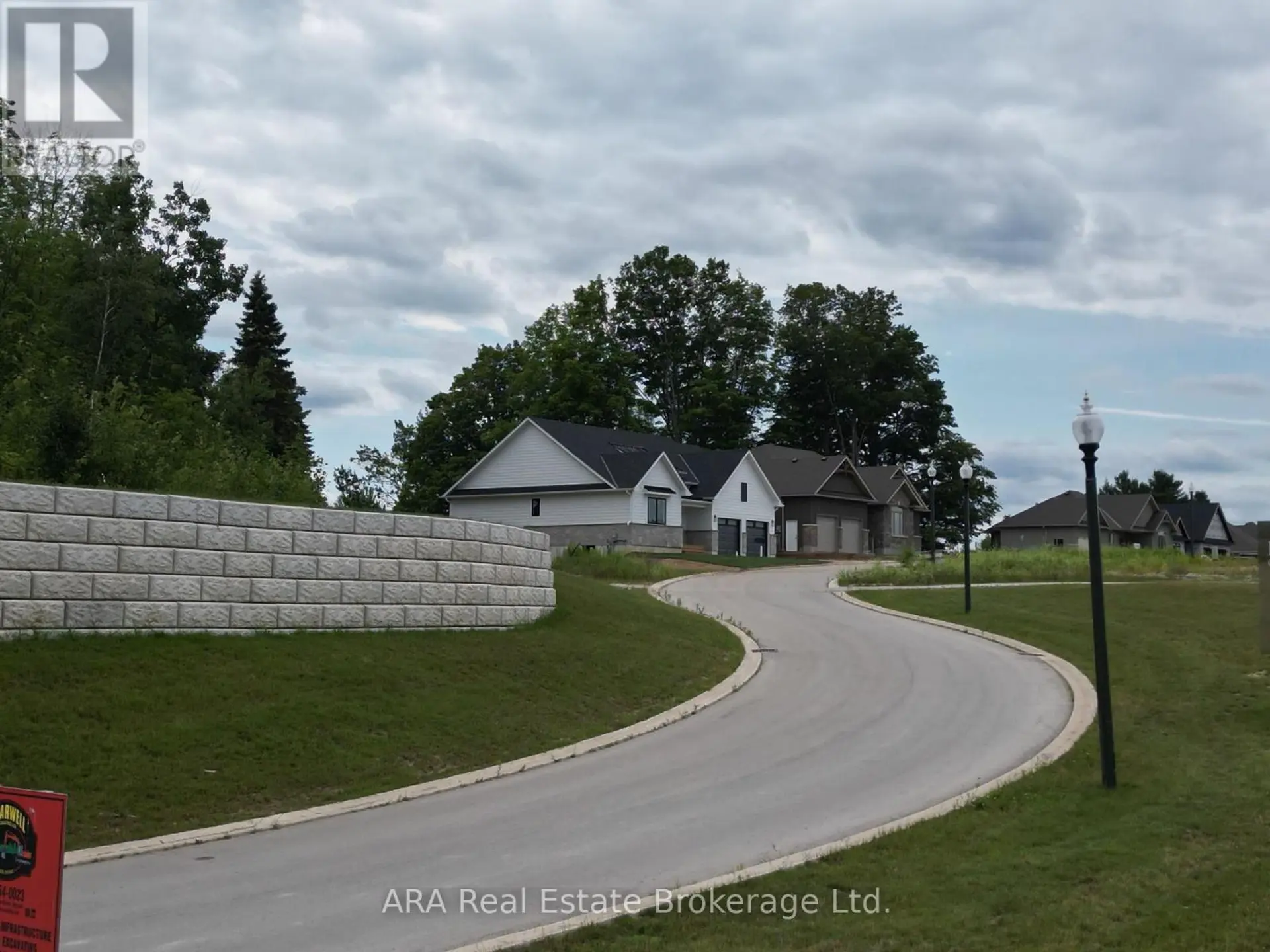 #33 2 HILTON LANE - Image 5