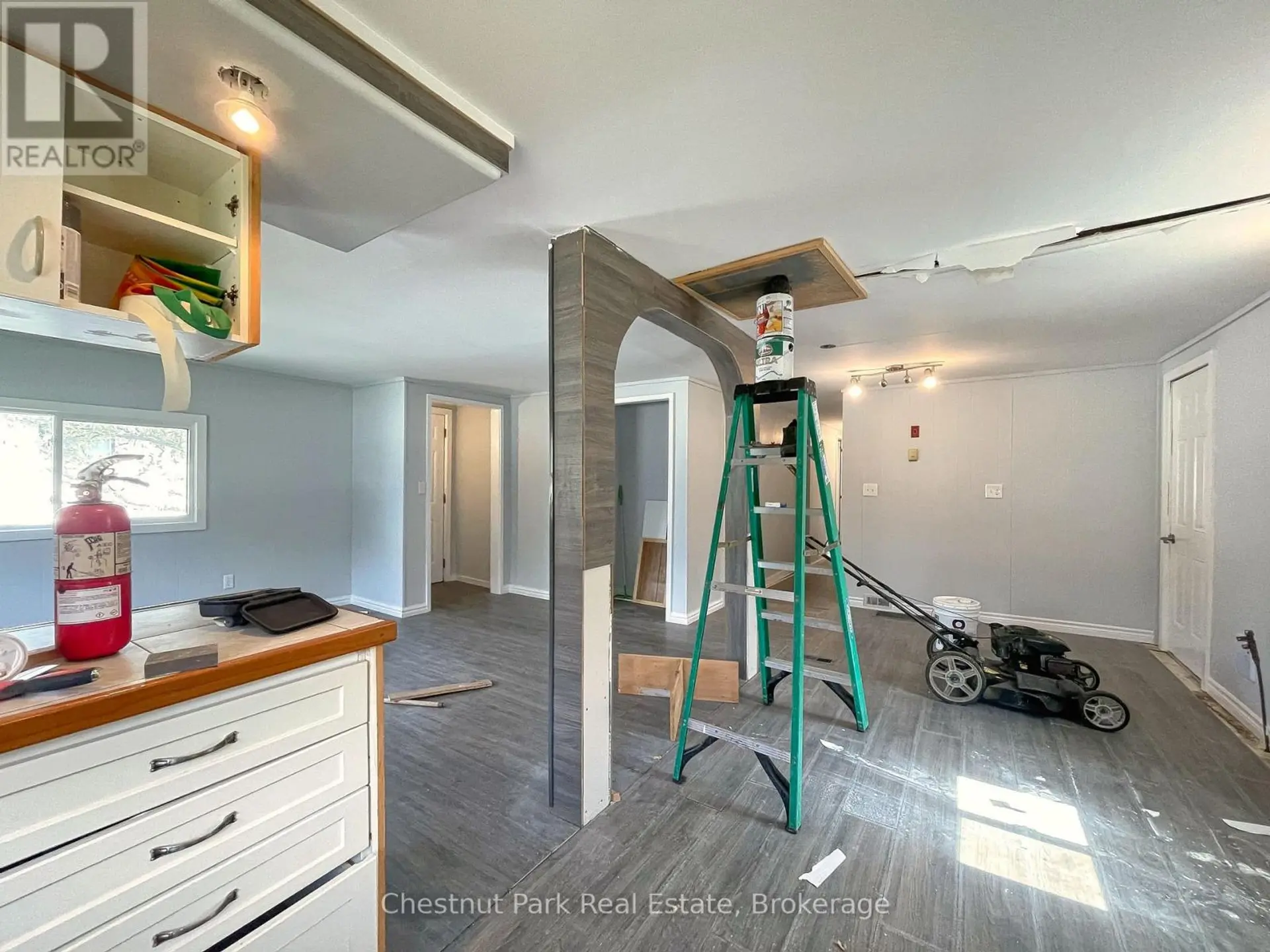 383 THOMPSON STREET - Image 6