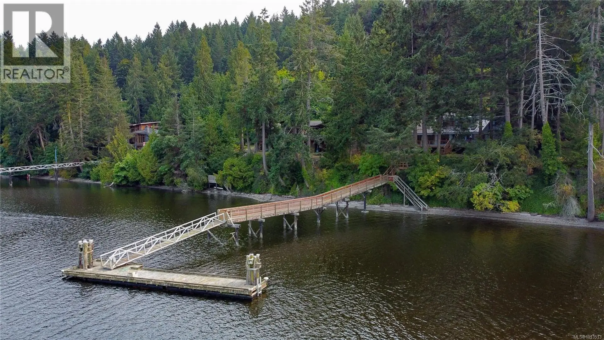 Property at 122 Ontario Pl, Salt Spring, BC