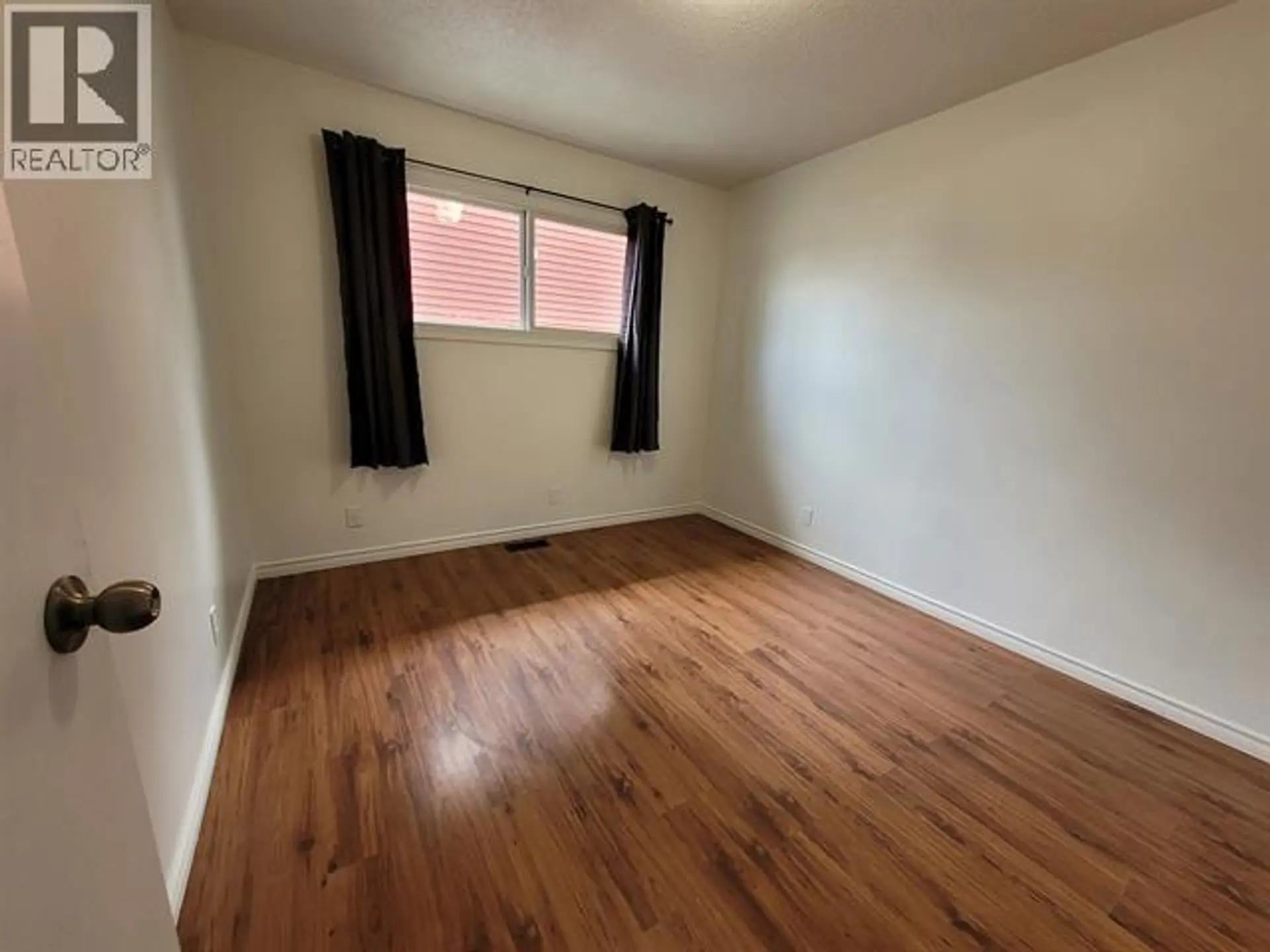 834 EWERT STREET - Image 9