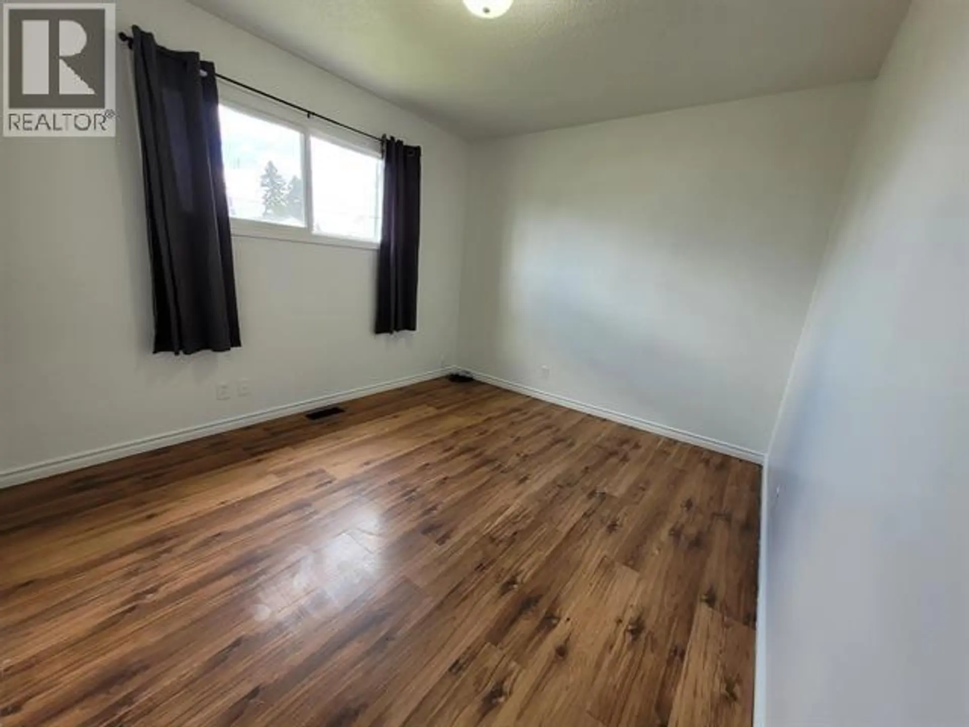 834 EWERT STREET - Image 8