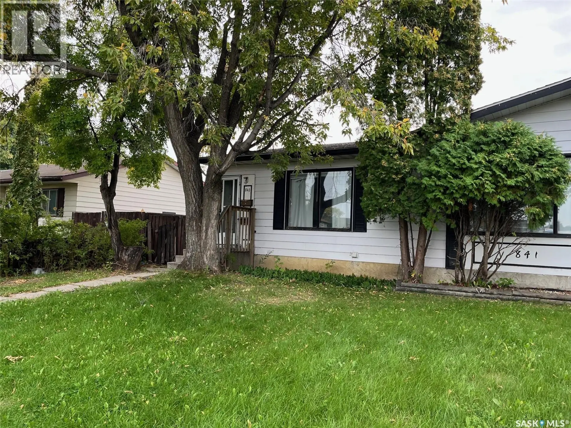 843 7TH STREET E - Image 3