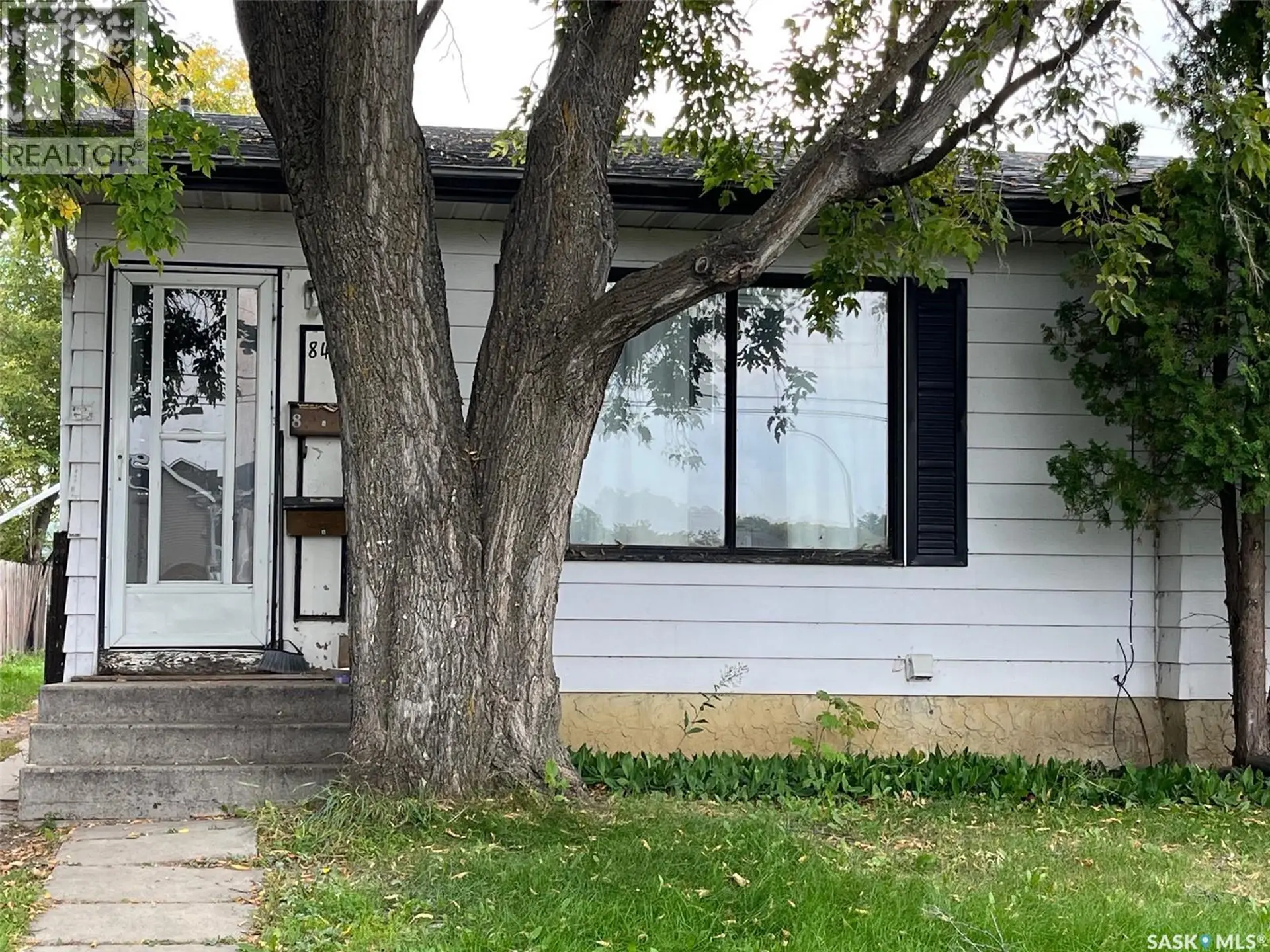 843 7TH STREET E - Image 4